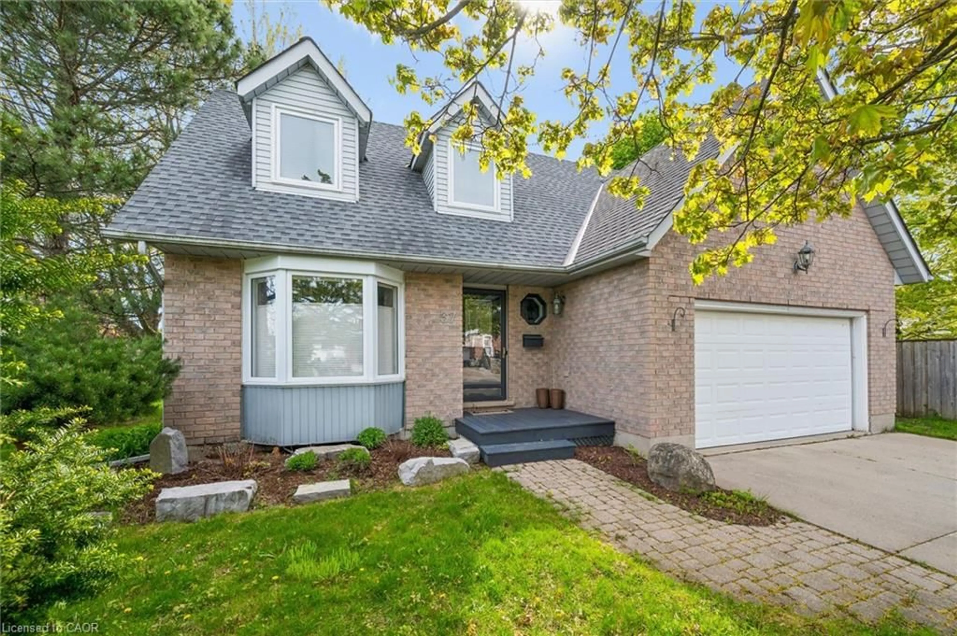 Home with vinyl exterior material, street for 37 Enfield Dr, Cambridge Ontario N1P 1A5
