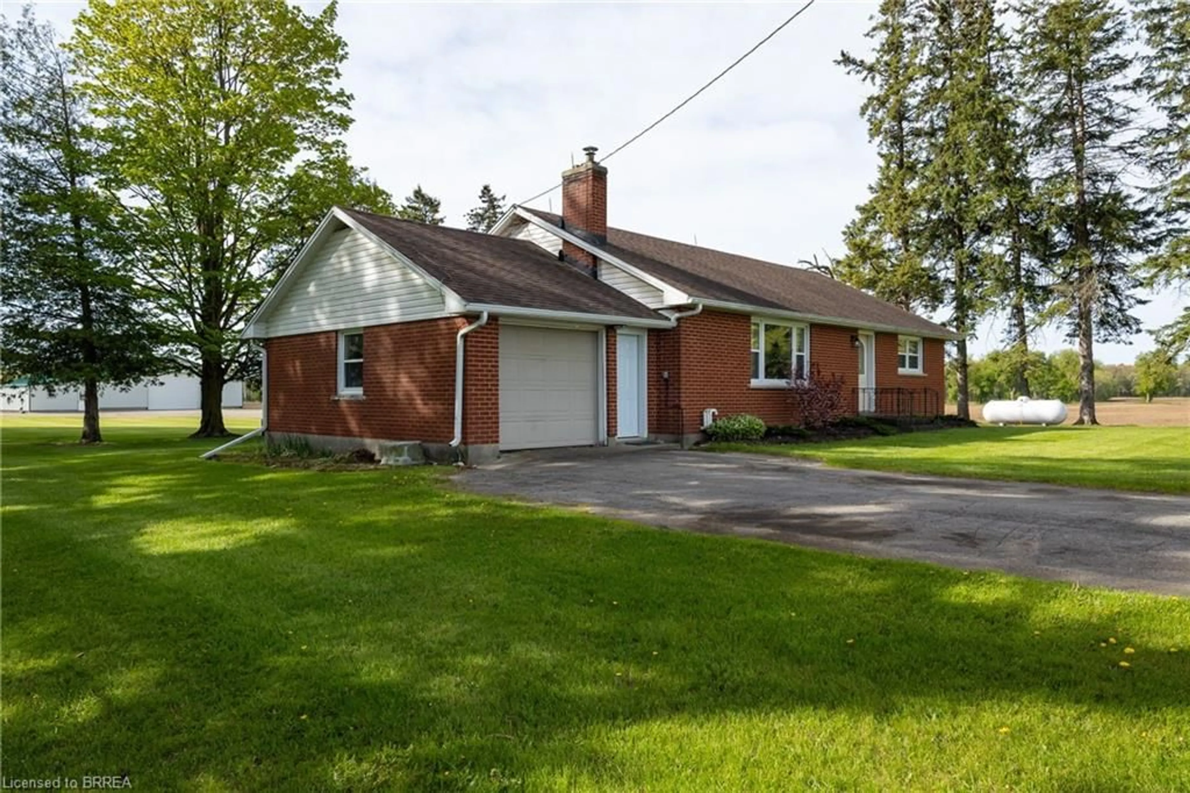 Home with brick exterior material, street for 522 Ellis Ave, Brantford Ontario N3T 5L5