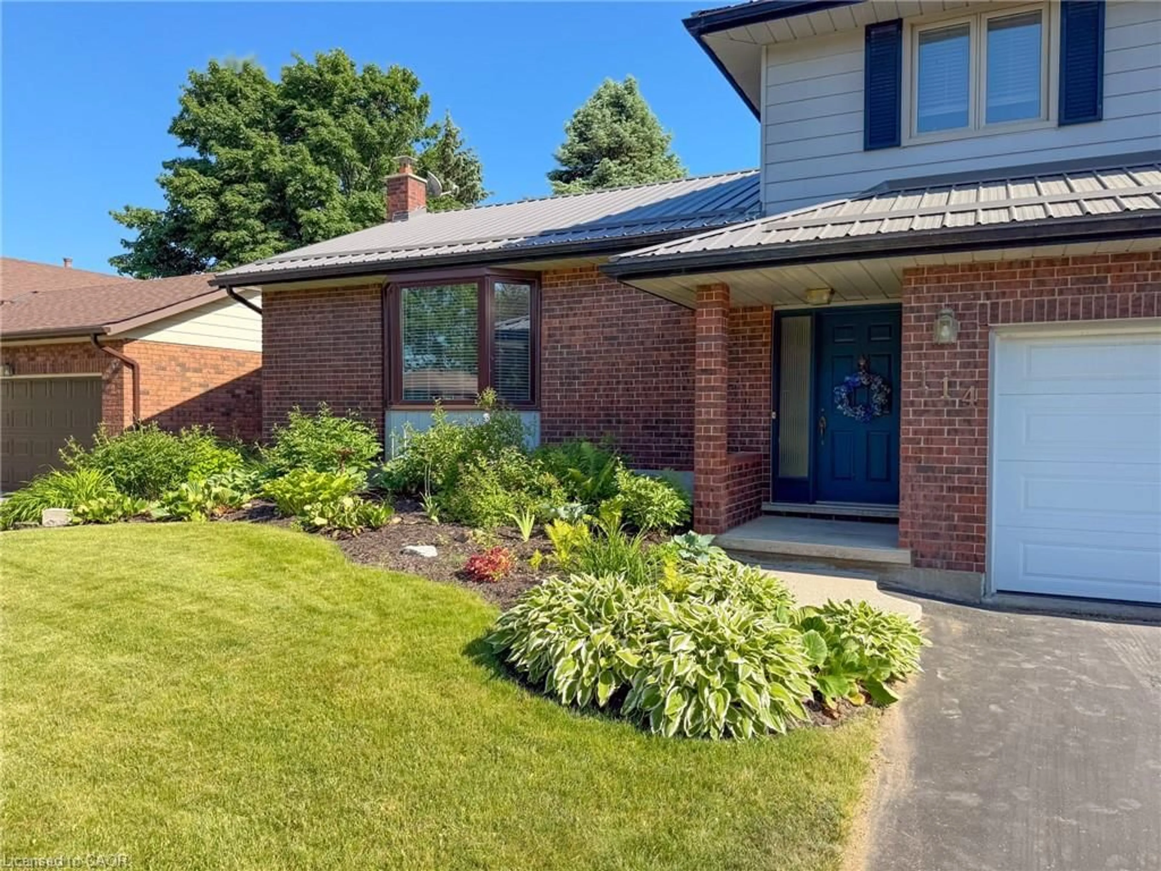 Home with brick exterior material, street for 114 Lynndale Rd, Simcoe Ontario N3Y 5E5