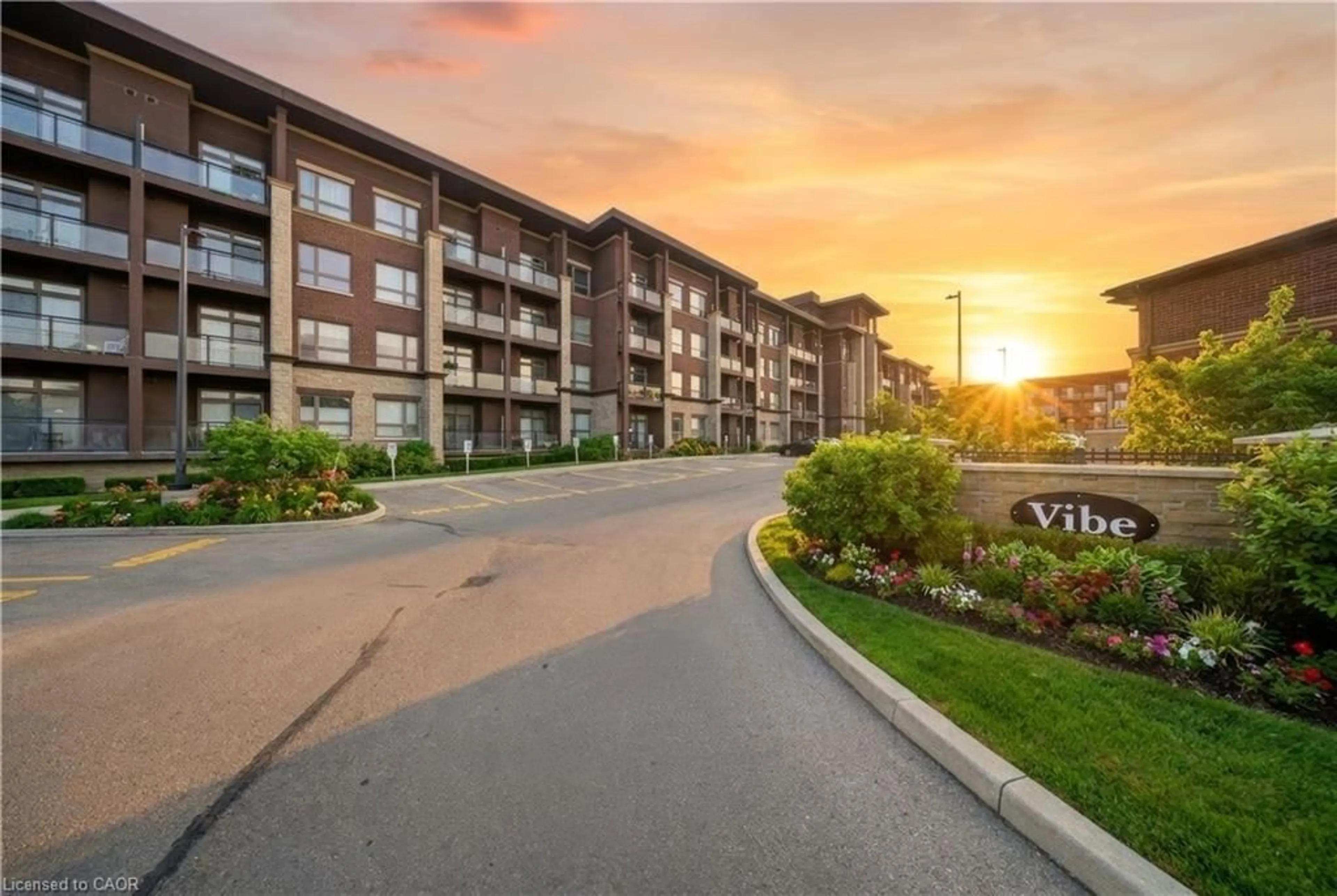 Patio, unknown for 5010 Corporate Dr #109, Burlington Ontario L7L 0H6