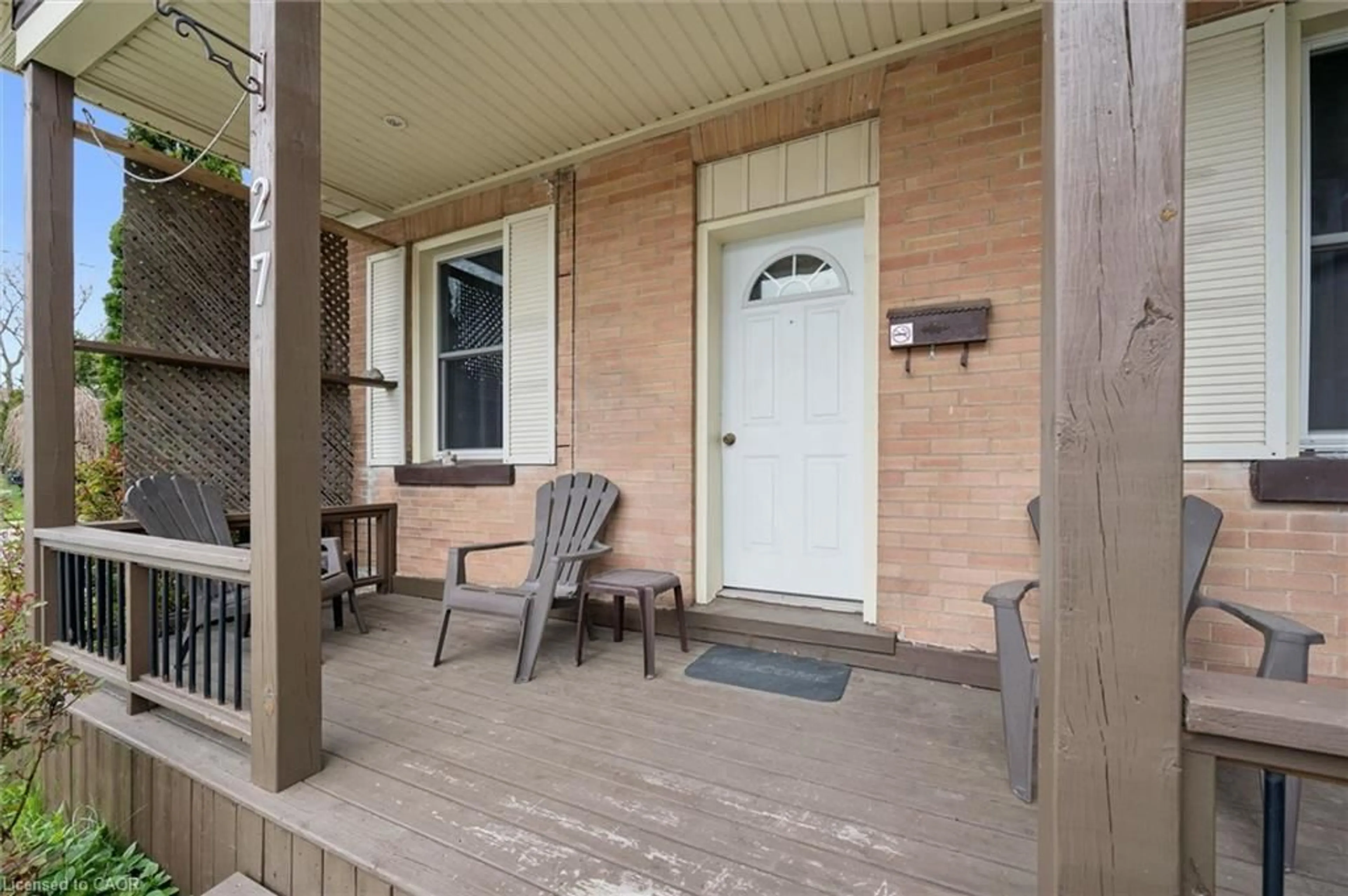 Patio, street for 27 Roseview Ave, Cambridge Ontario N1R 4A5