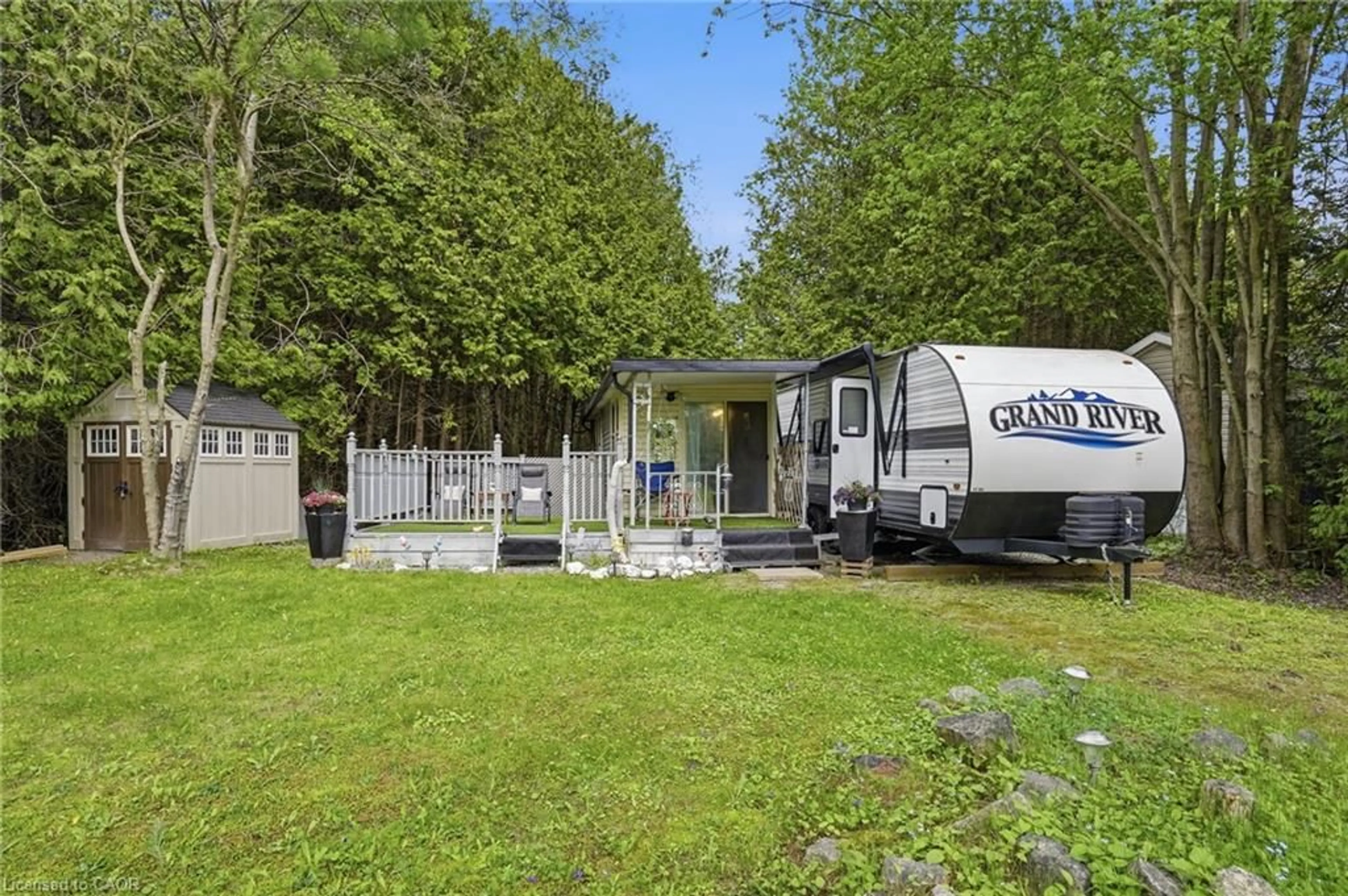 Patio, street for 85 Eddie Lane, Freelton Ontario L0R 1K0