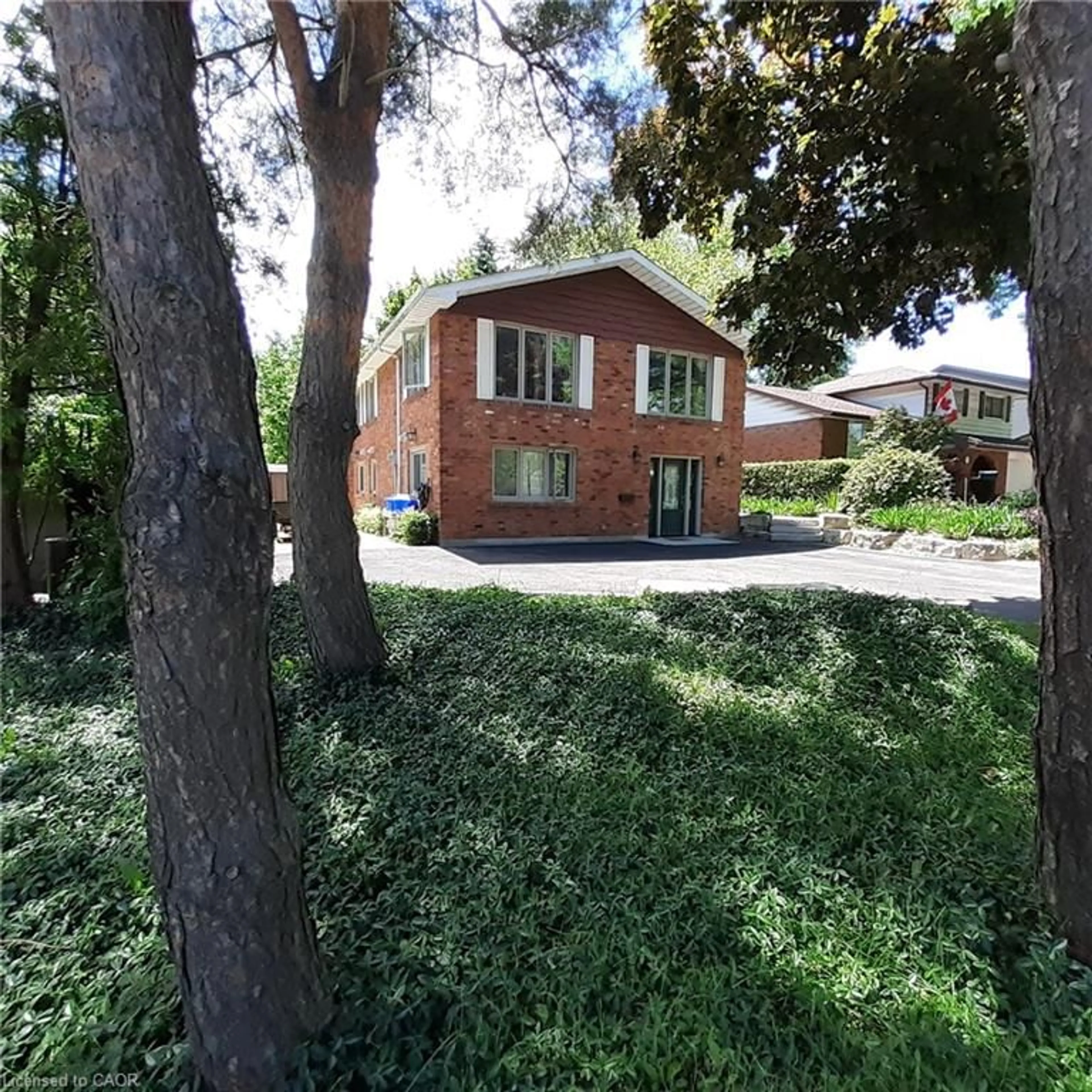 A pic from outside/outdoor area/front of a property/back of a property/a pic from drone, street for 3 San Pedro Dr, Hamilton Ontario L9C 2C4