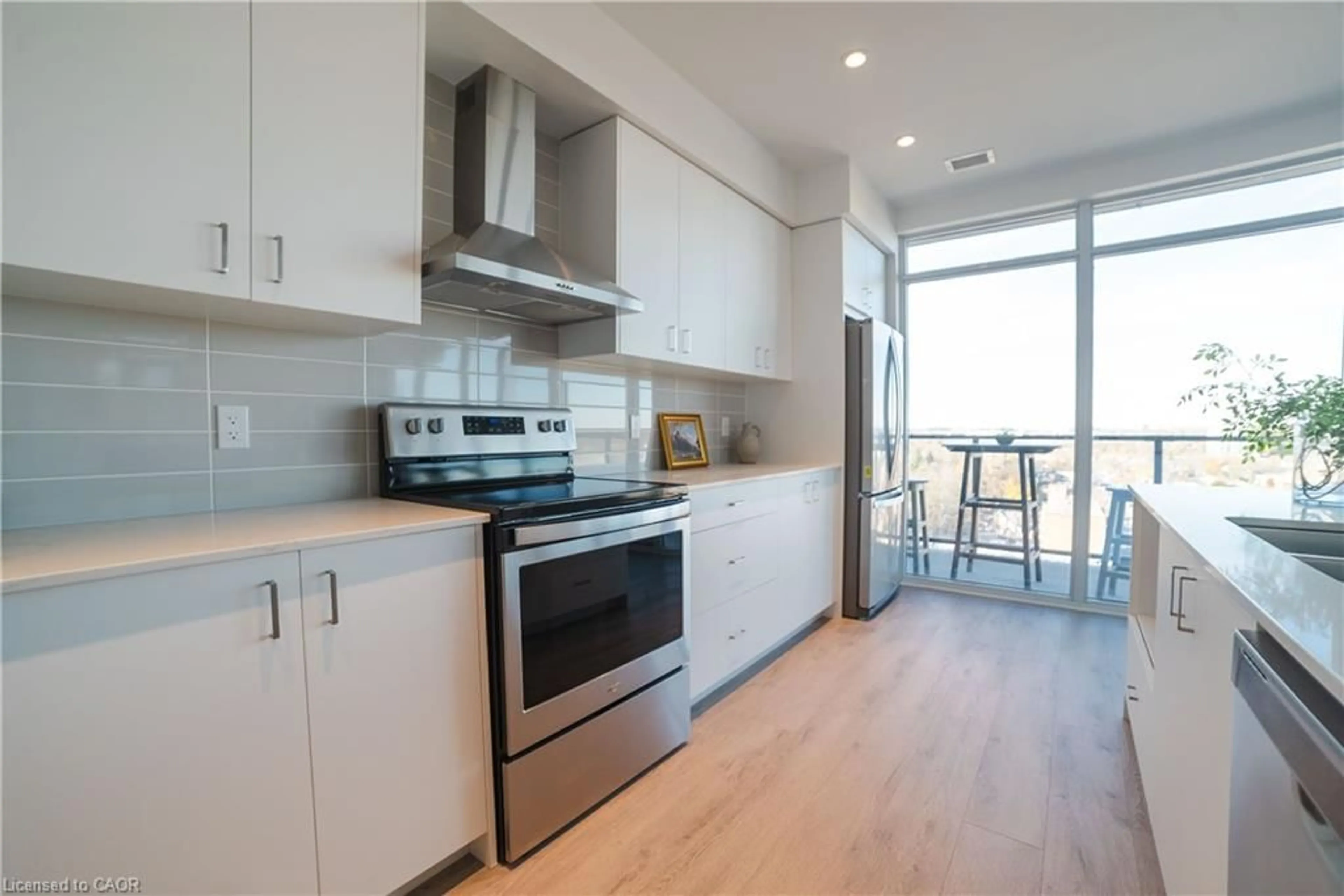 Open concept kitchen, unknown for 15 Glebe St #1701, Cambridge Ontario N1S 0C3