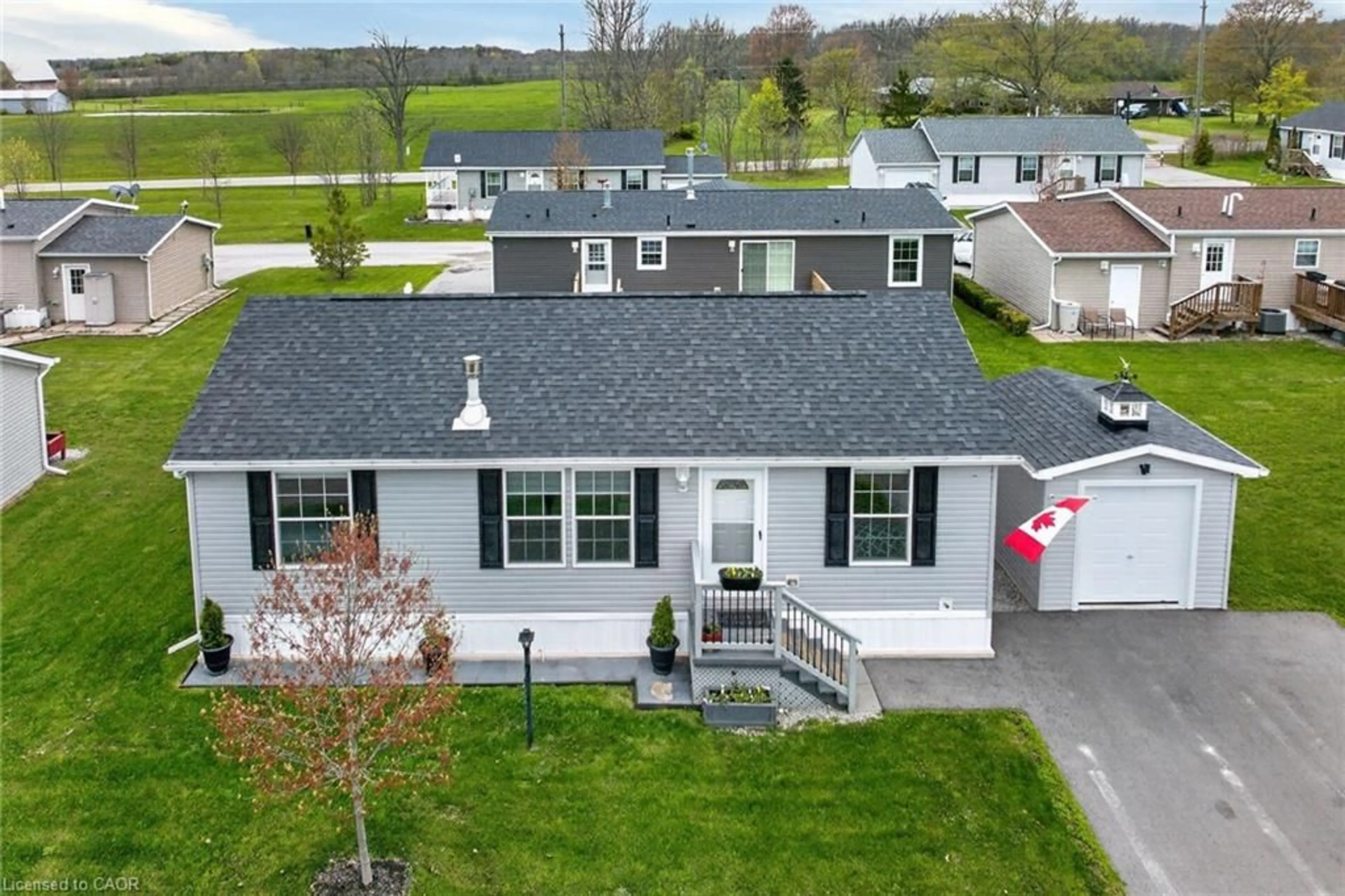 A pic from outside/outdoor area/front of a property/back of a property/a pic from drone, street for 19 Silver Aspen Dr, Nanticoke Ontario N0A 1L0