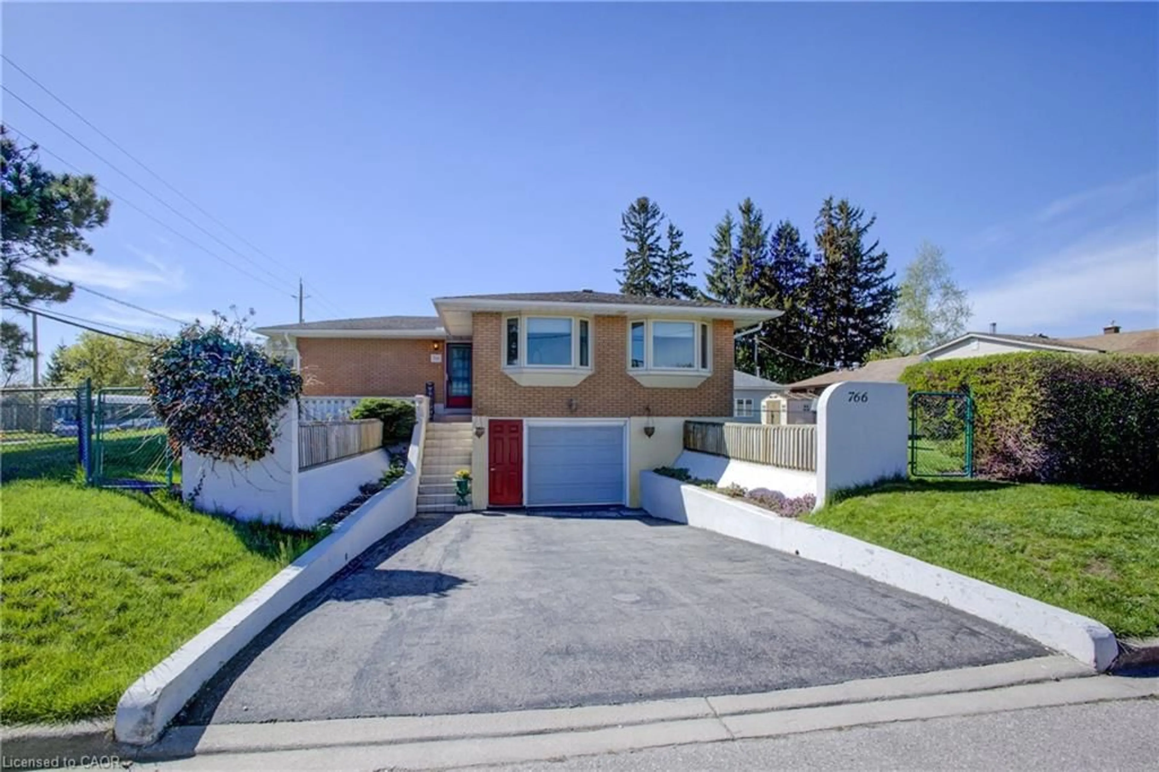 Unknown for 766 Garden St, Cambridge Ontario N3H 4E6
