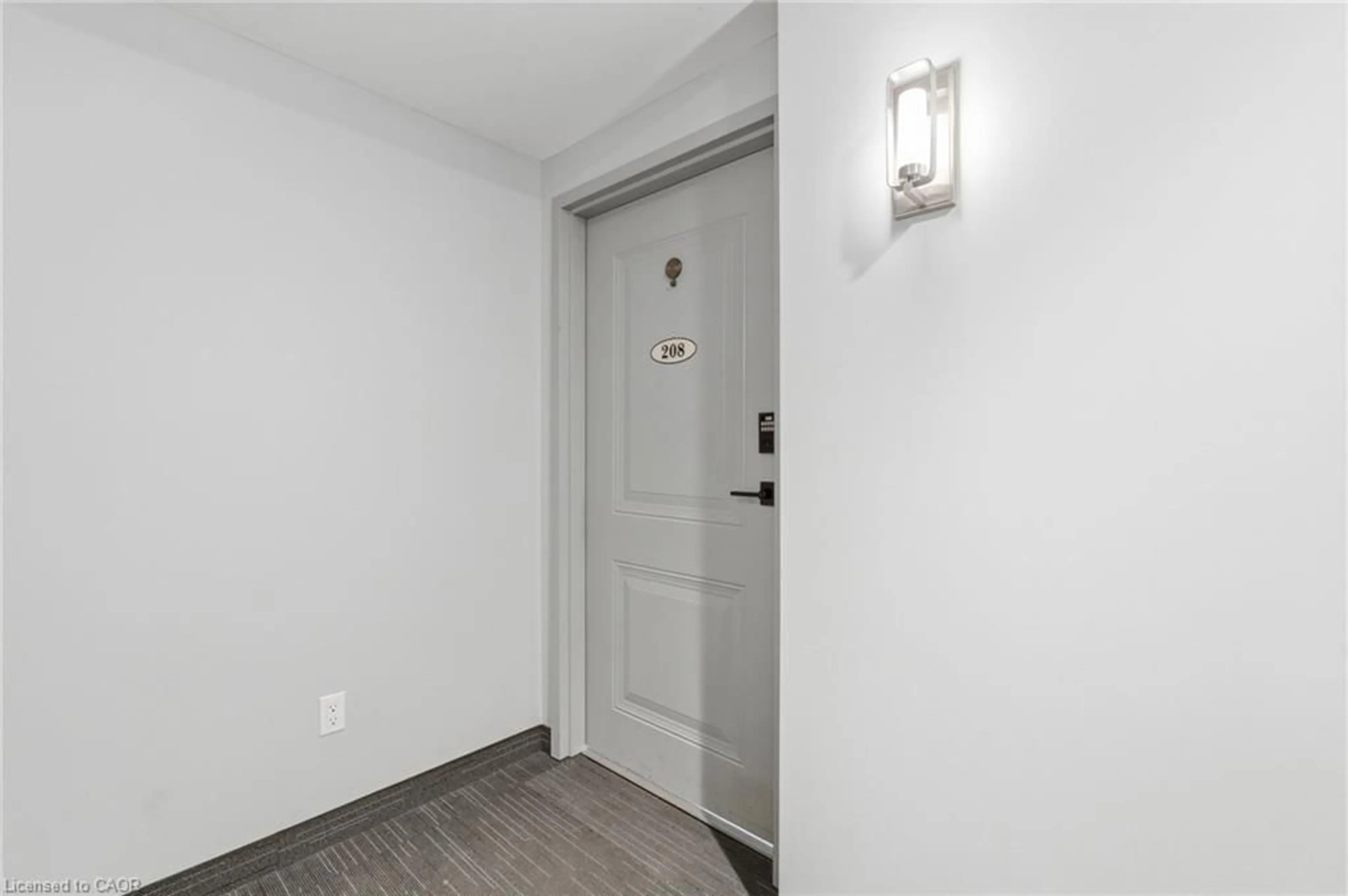 Indoor entryway for 67 Haddington St #208, Caledonia Ontario N3W 2H2