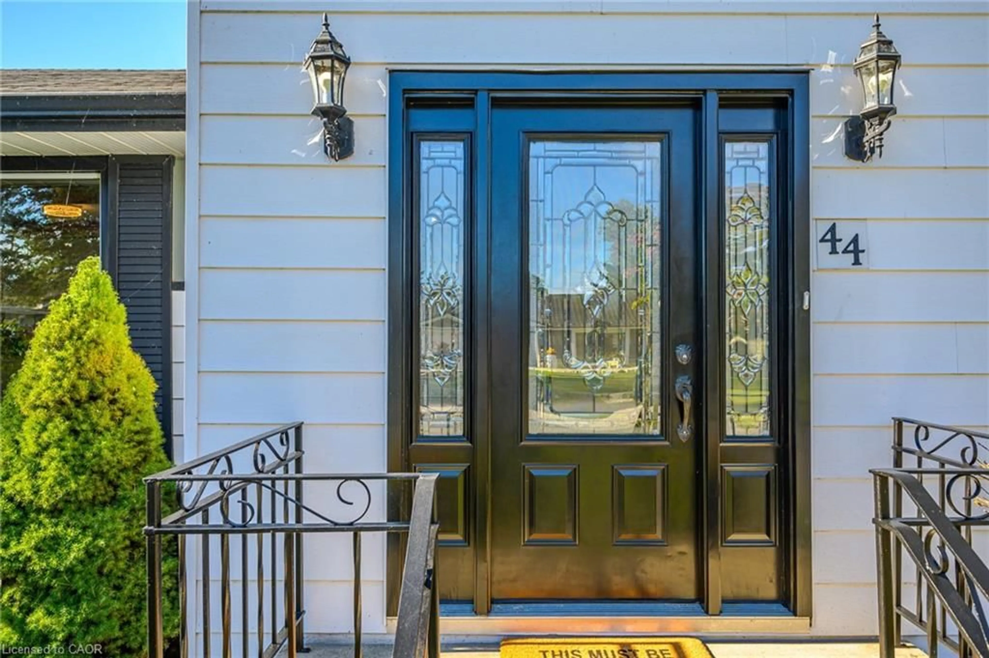 Indoor entryway for 44 Old Cut Blvd, Port Rowan Ontario N0E 1M0