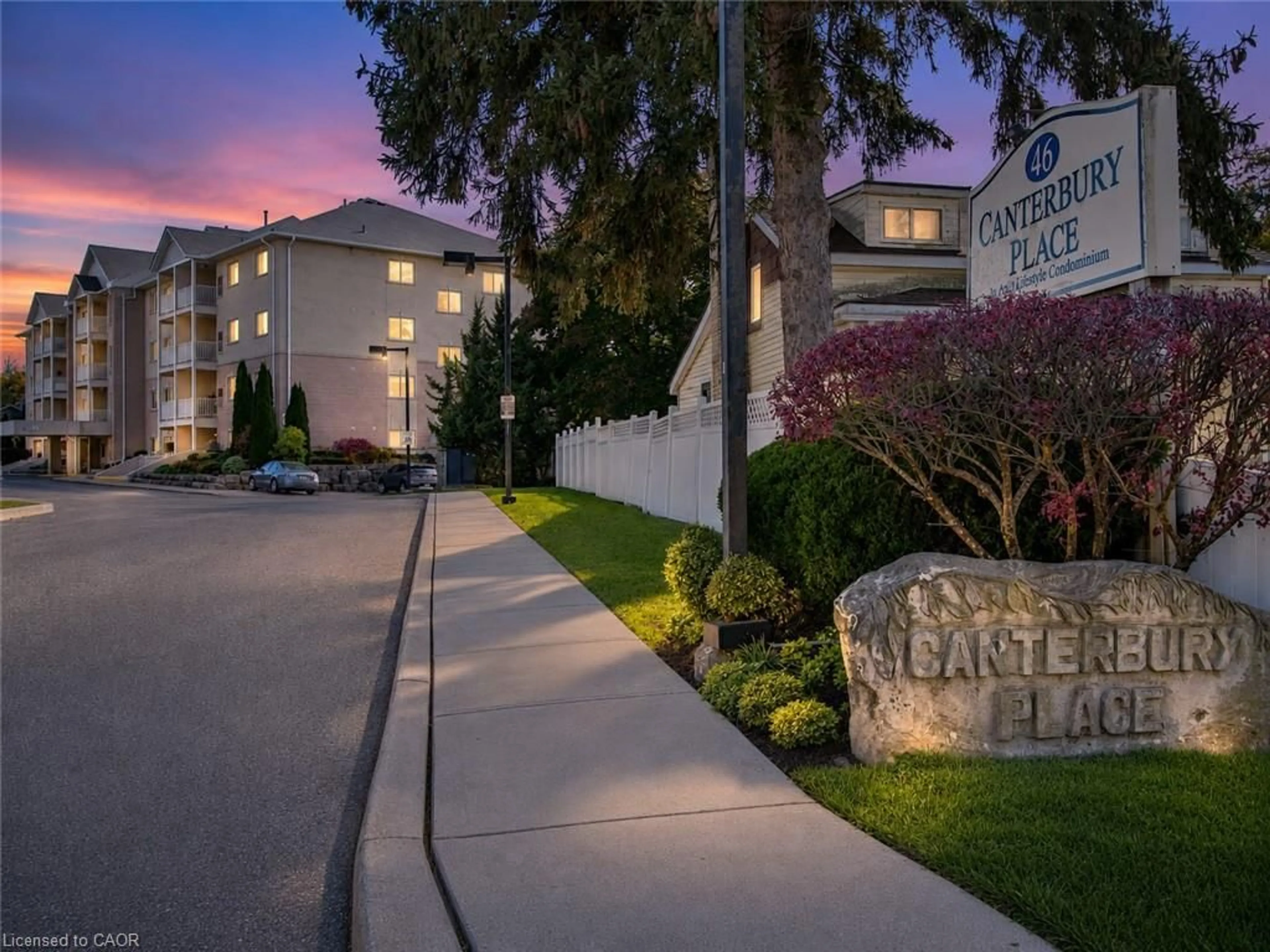 Indoor foyer for 46 Canterbury St #307, Ingersoll Ontario N5C 1C4