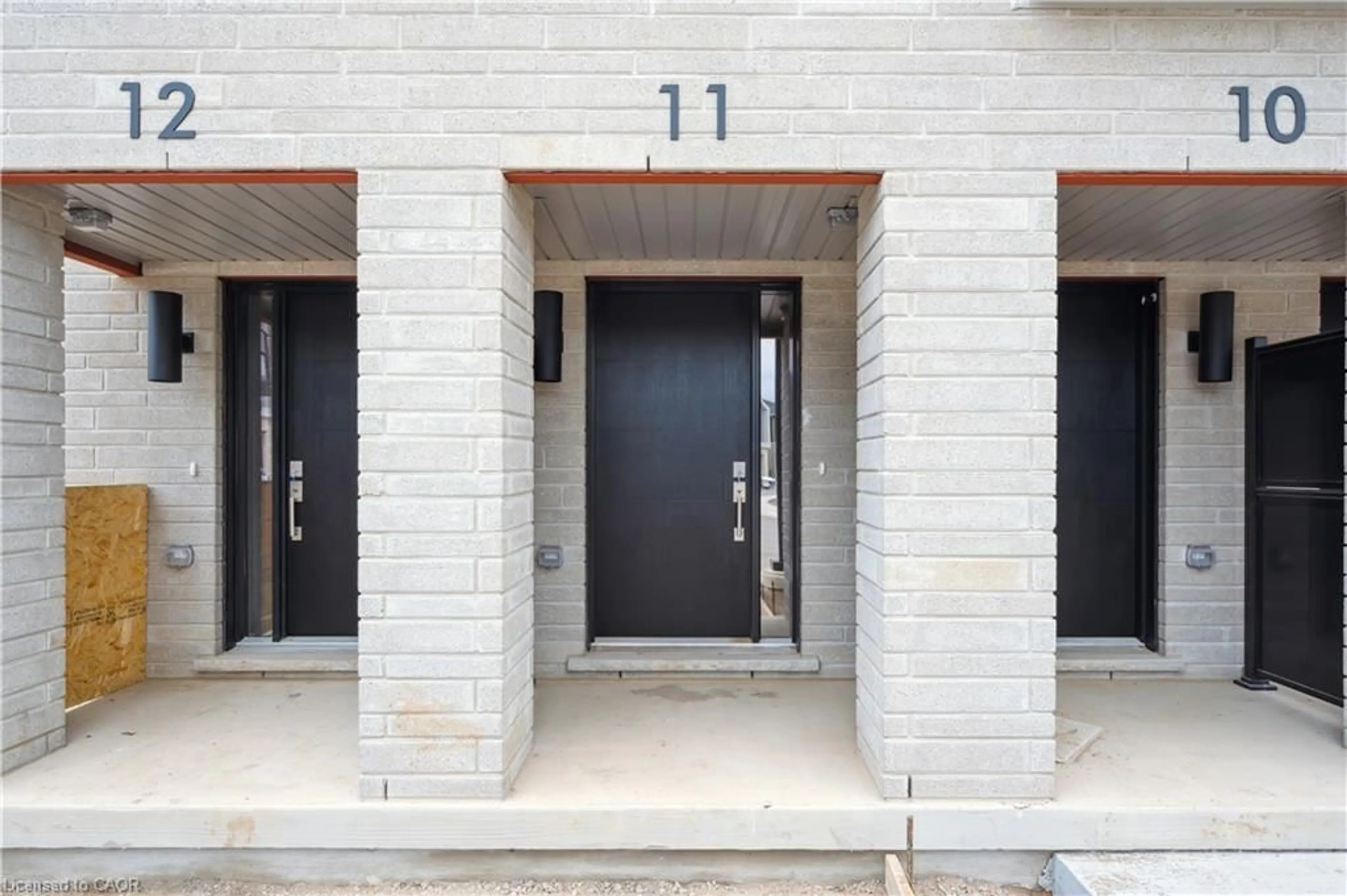 Indoor entryway for 15 Stauffer Woods Trail #C11, Kitchener Ontario N2P 0L1