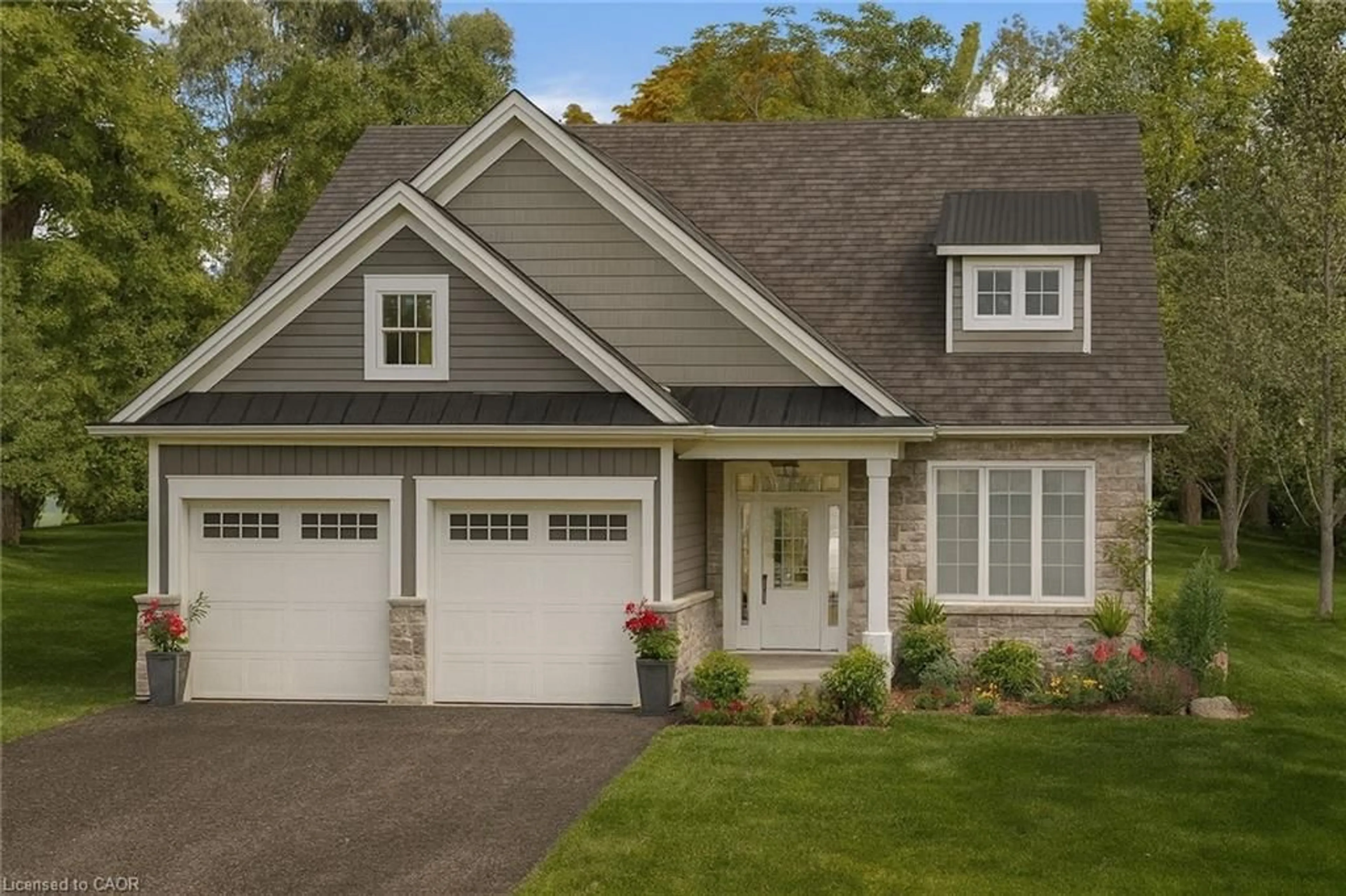 Home with vinyl exterior material, street for 81 Cedar St, Paris Ontario N3L 4G1