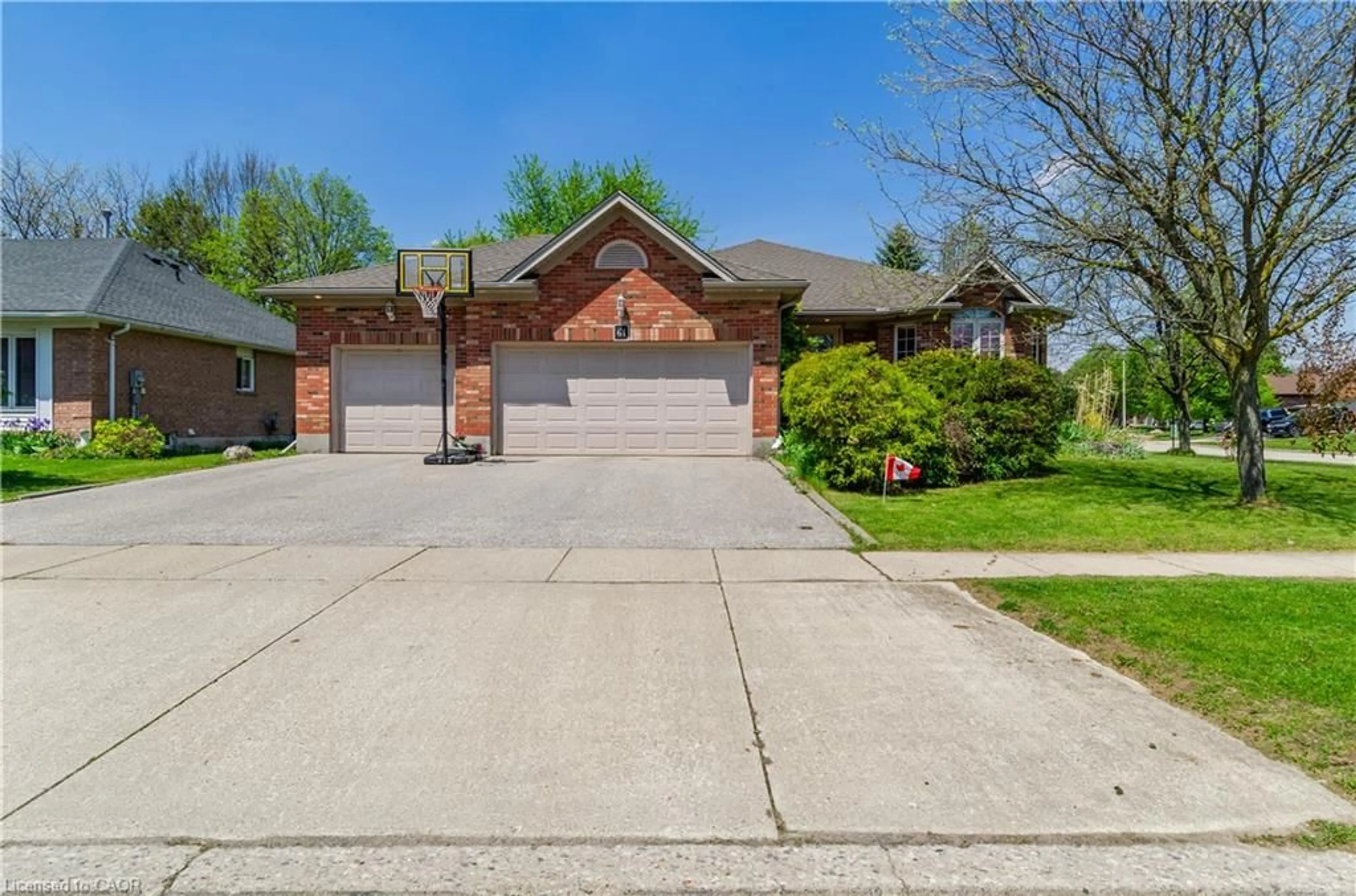 Home with brick exterior material, street for 61 Devils Creek Dr, Cambridge Ontario N1S 4Y3