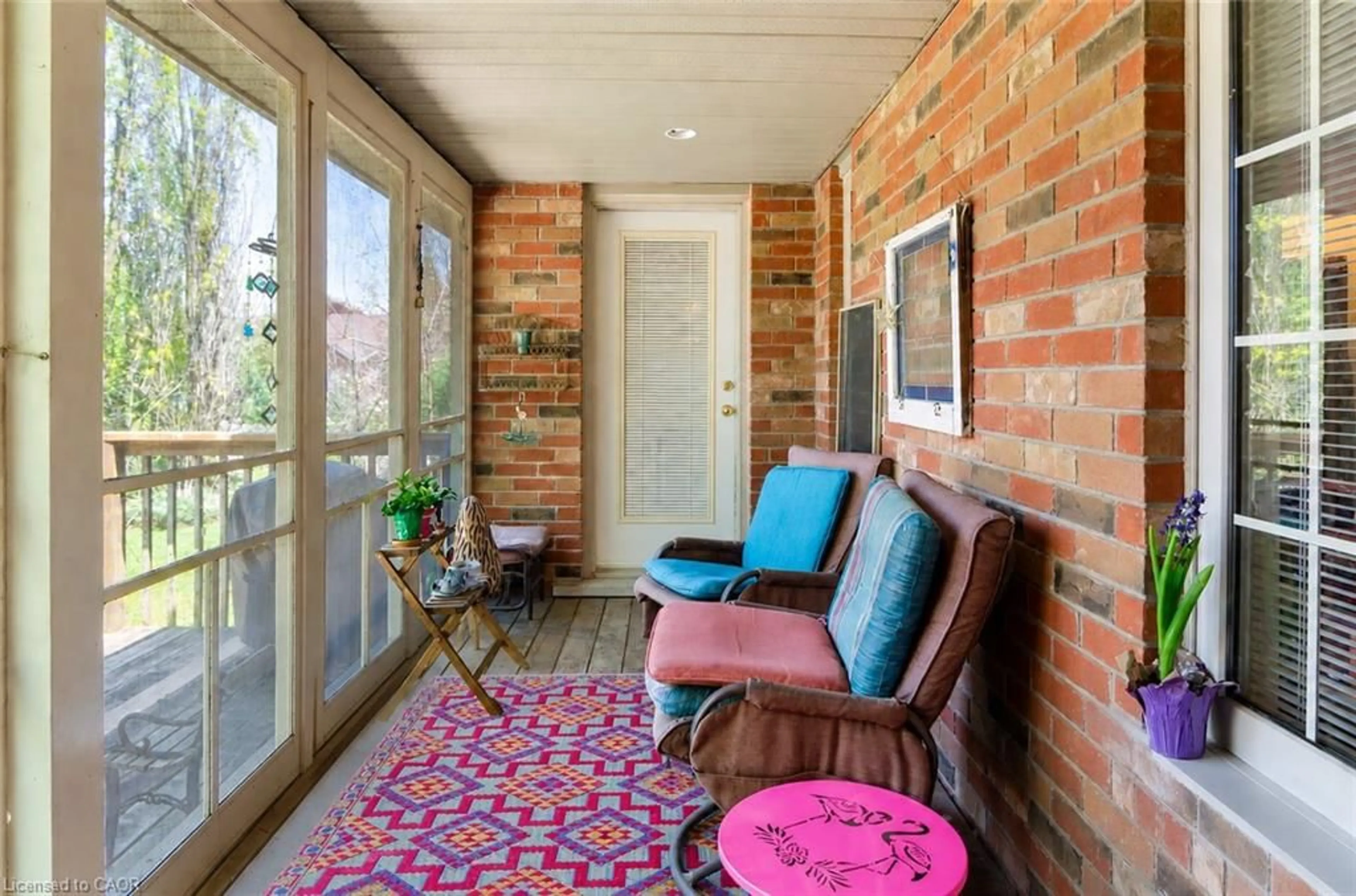 Patio, street for 61 Devils Creek Dr, Cambridge Ontario N1S 4Y3