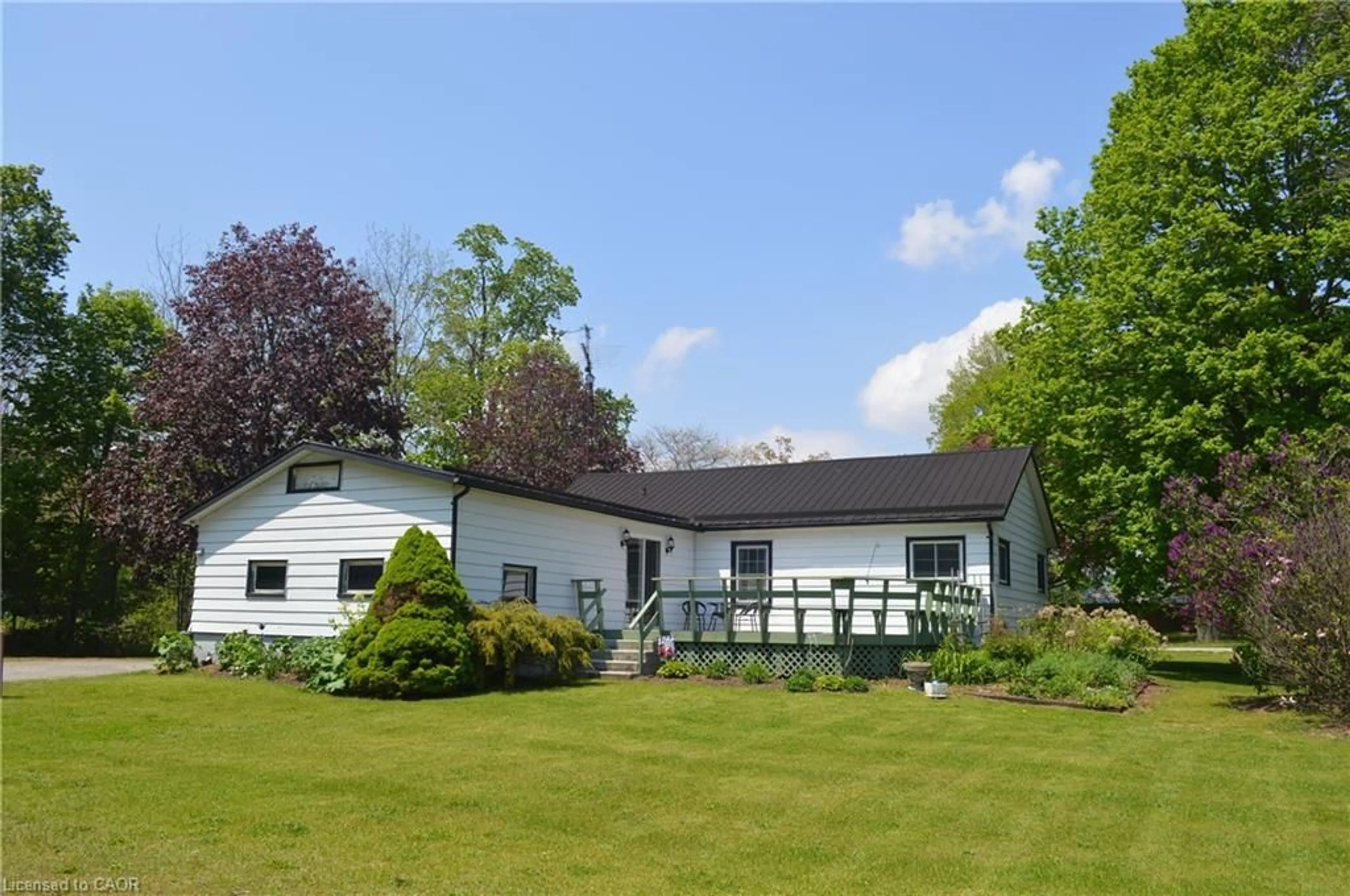A pic from outside/outdoor area/front of a property/back of a property/a pic from drone, unknown for 424 Highway 6 Hwy, Port Dover Ontario N3Y 4K2