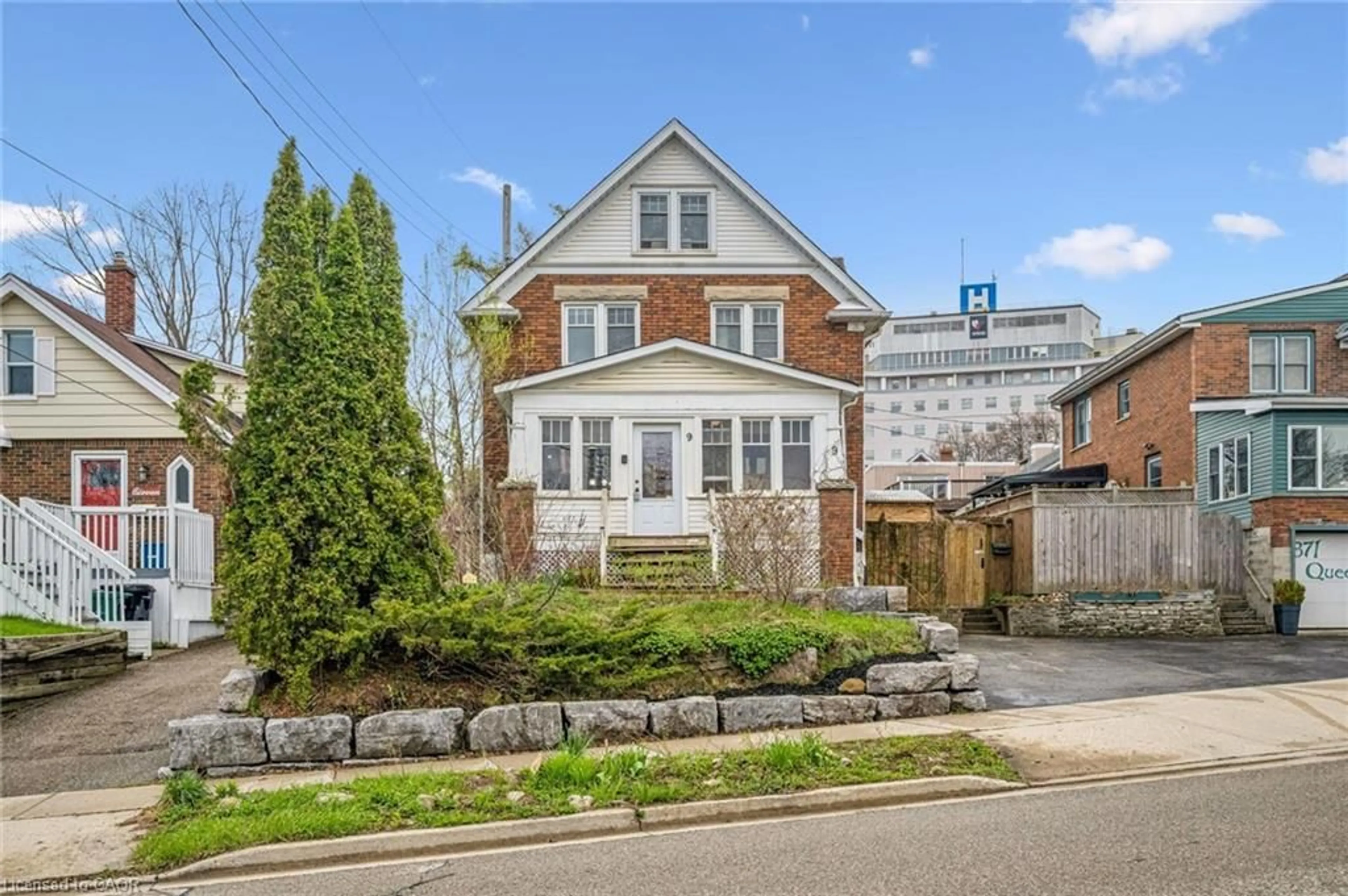Home with brick exterior material, street for 9 Spadina Rd, Kitchener Ontario N2M 3X2