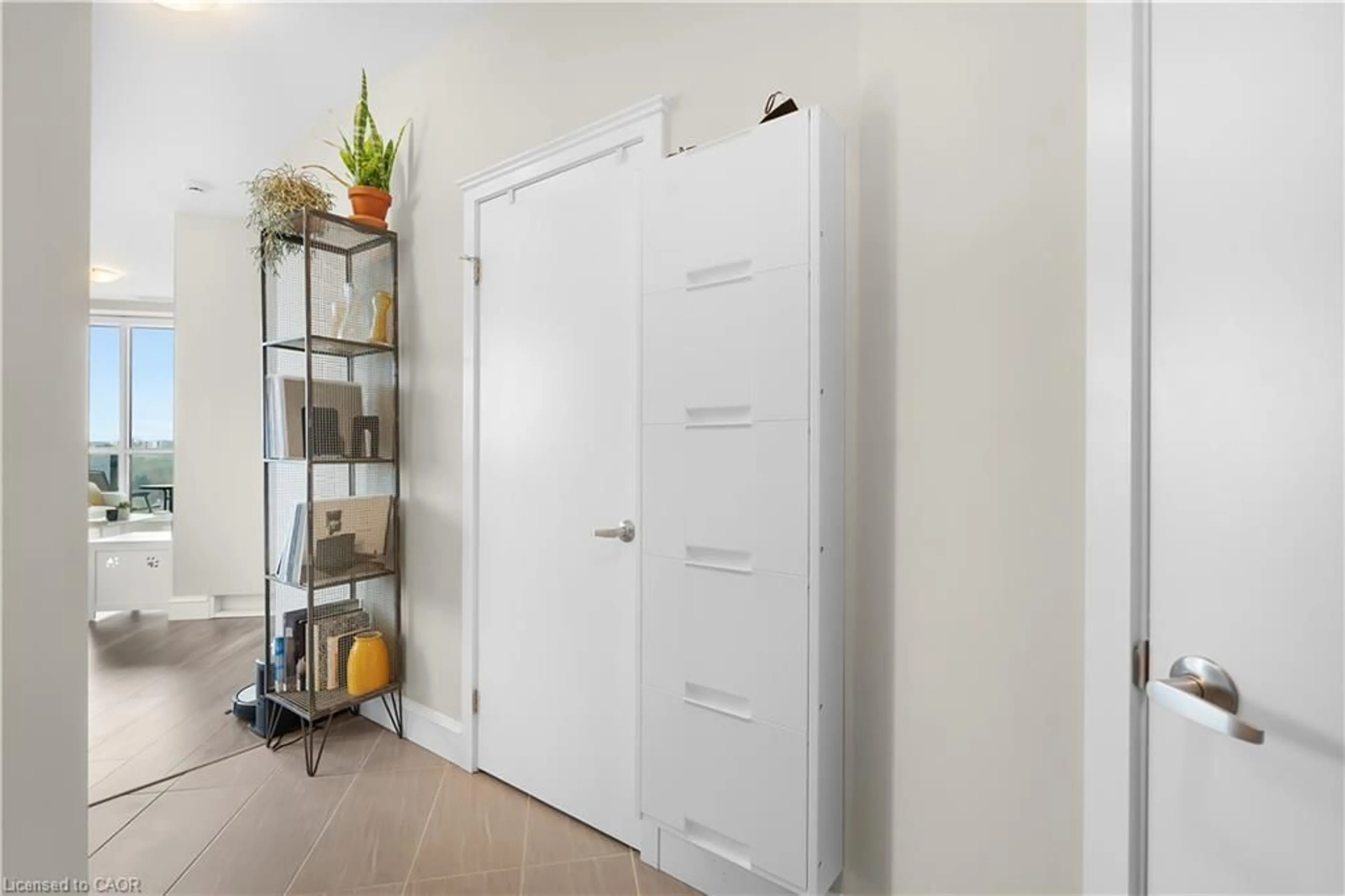 Indoor entryway for 100 Garment St #1007, Kitchener Ontario N2G 0C3