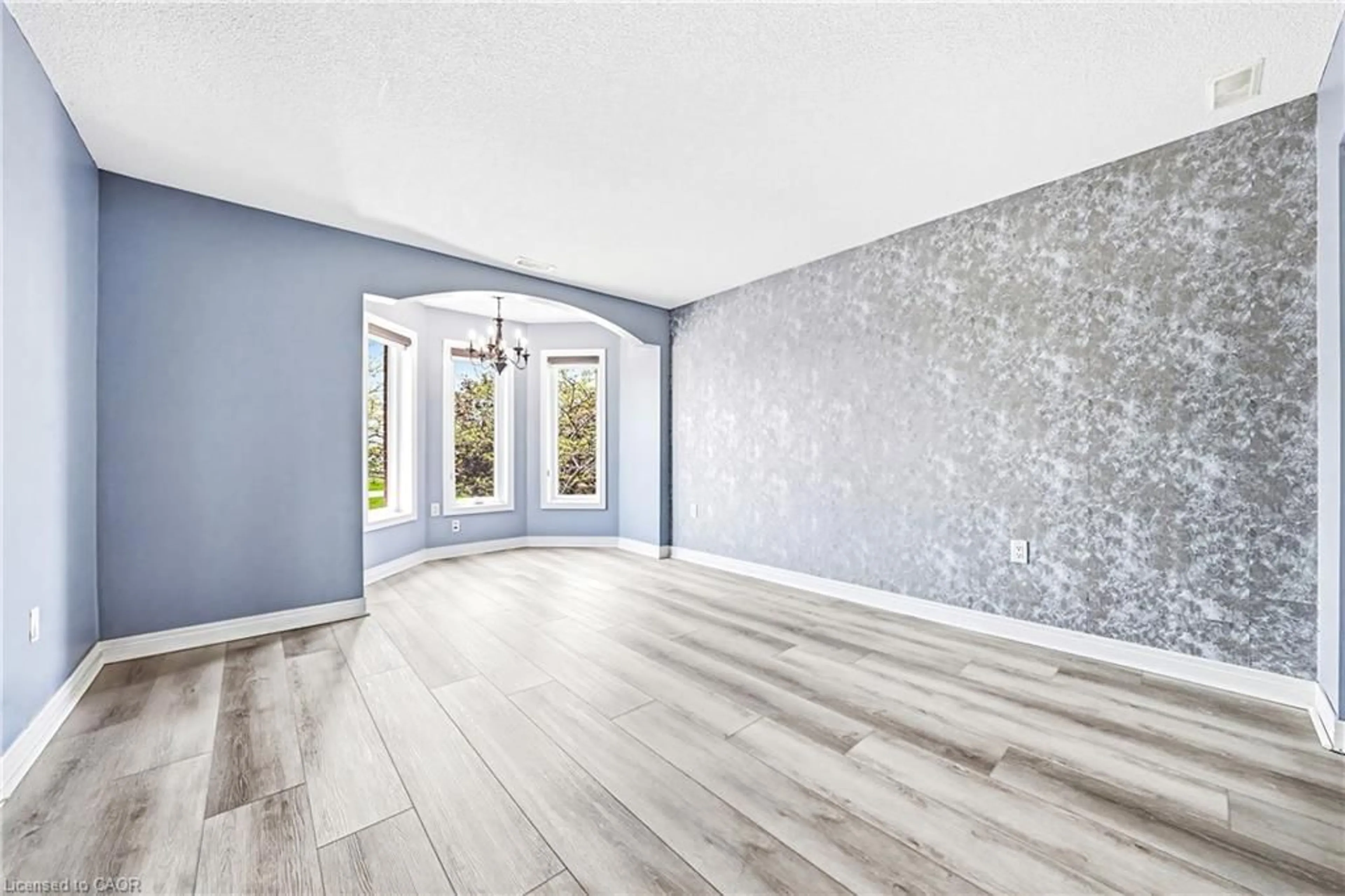 A pic of a room for 515 North Service Rd #22, Stoney Creek Ontario L8E 5X6