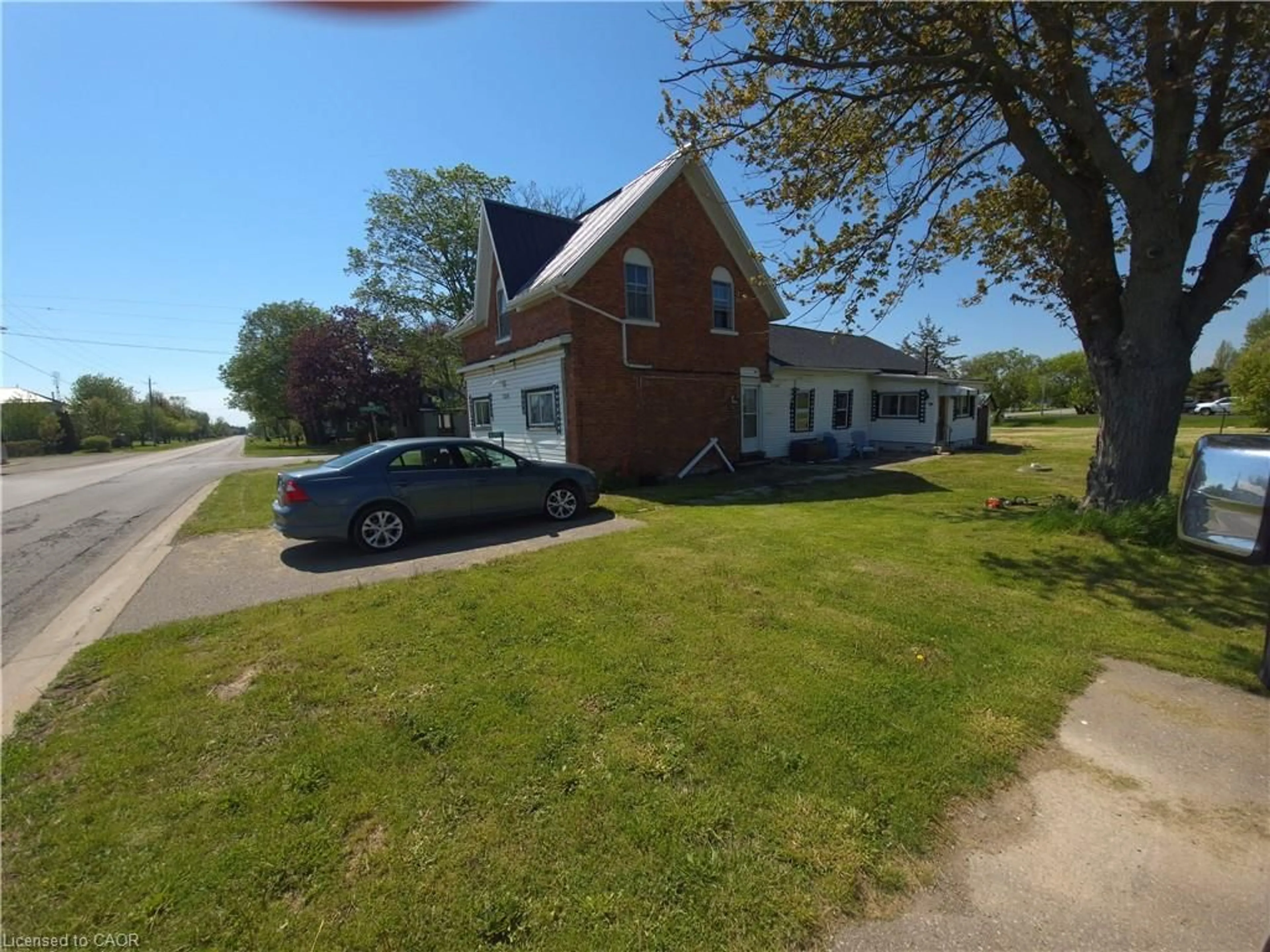 A pic from outside/outdoor area/front of a property/back of a property/a pic from drone, street for 6219 Rainham Rd, Dunnville Ontario N1A 2W8