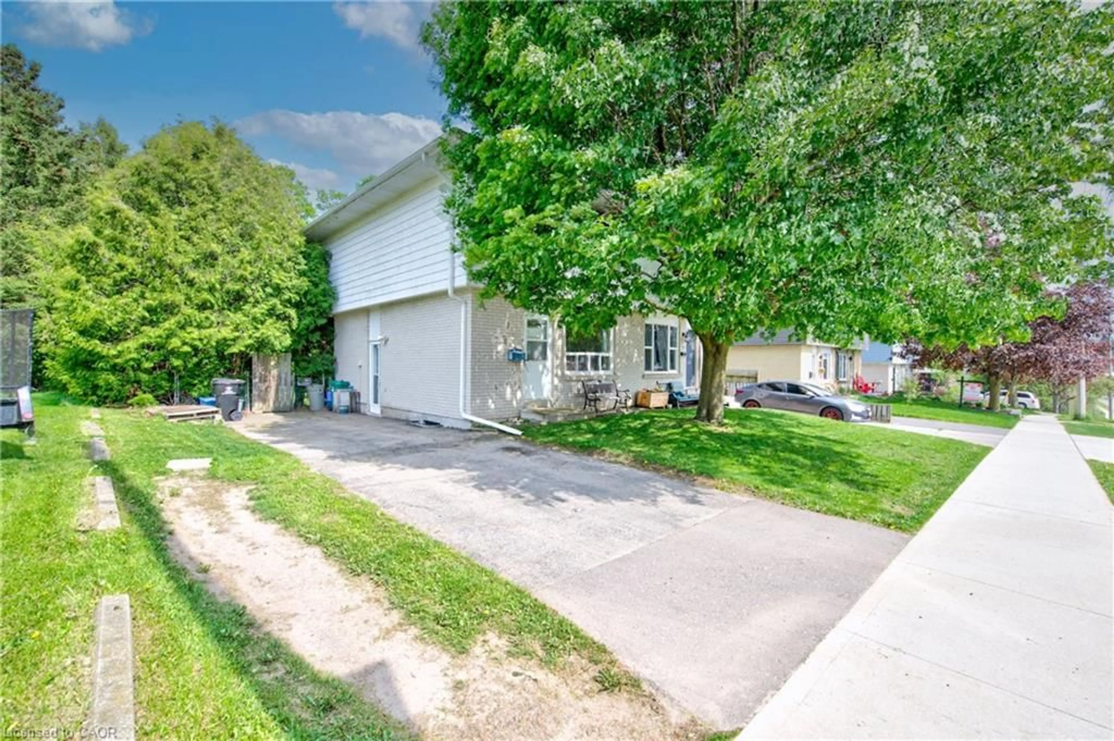A pic from outside/outdoor area/front of a property/back of a property/a pic from drone, street for 57 Clemens Ave, Cambridge Ontario N3C 2W6