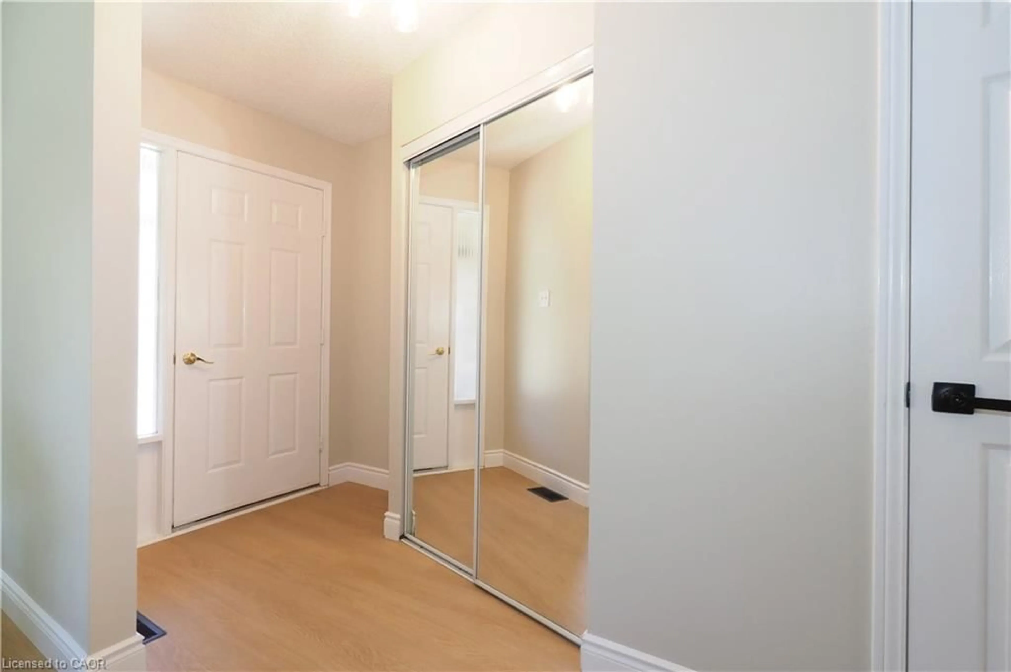 Unknown for 27 Scenic Wood Cres, Kitchener Ontario N2A 3N2