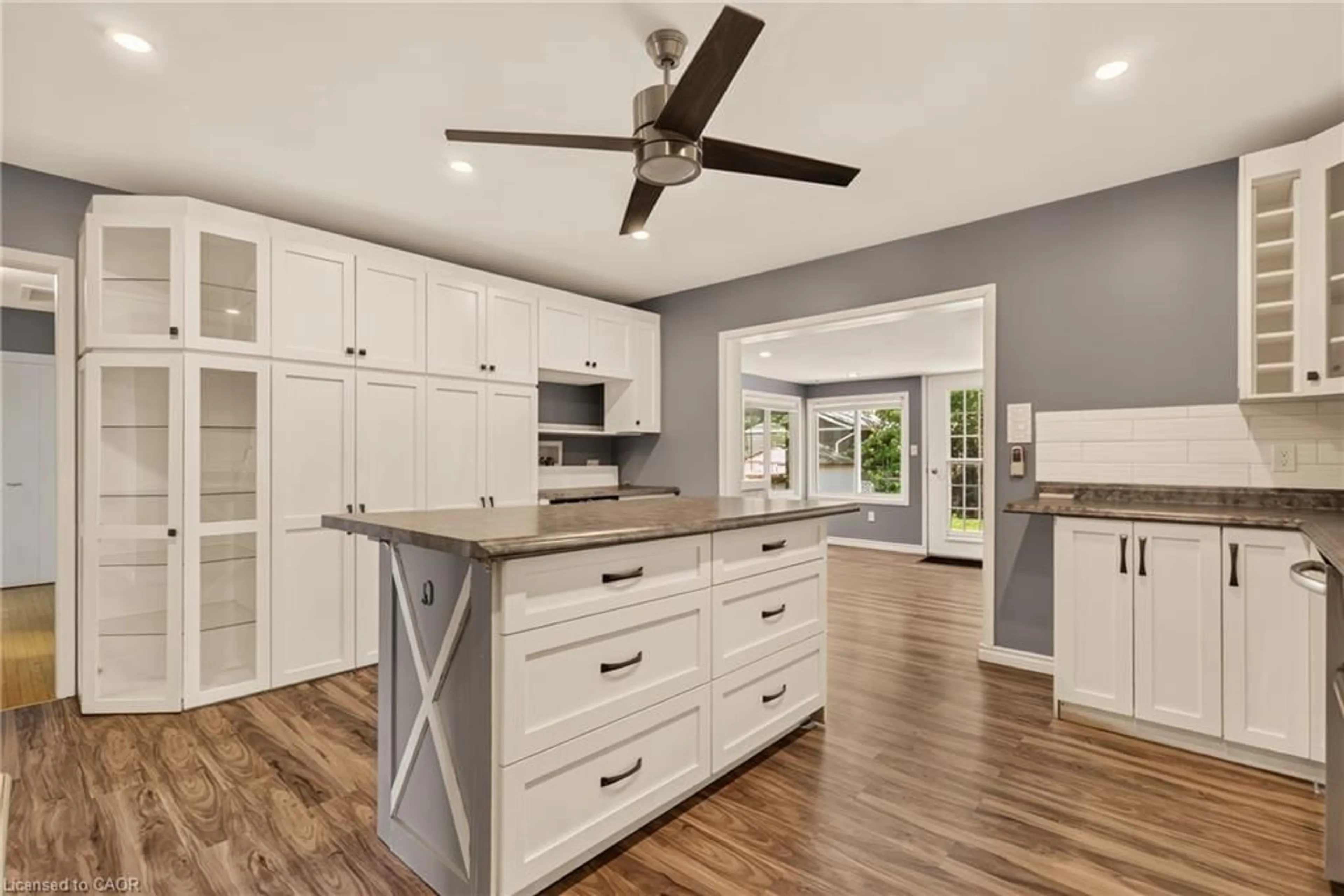 Open concept kitchen, unknown for 17 Fairfield Dr, Hagersville Ontario N0A 1H0