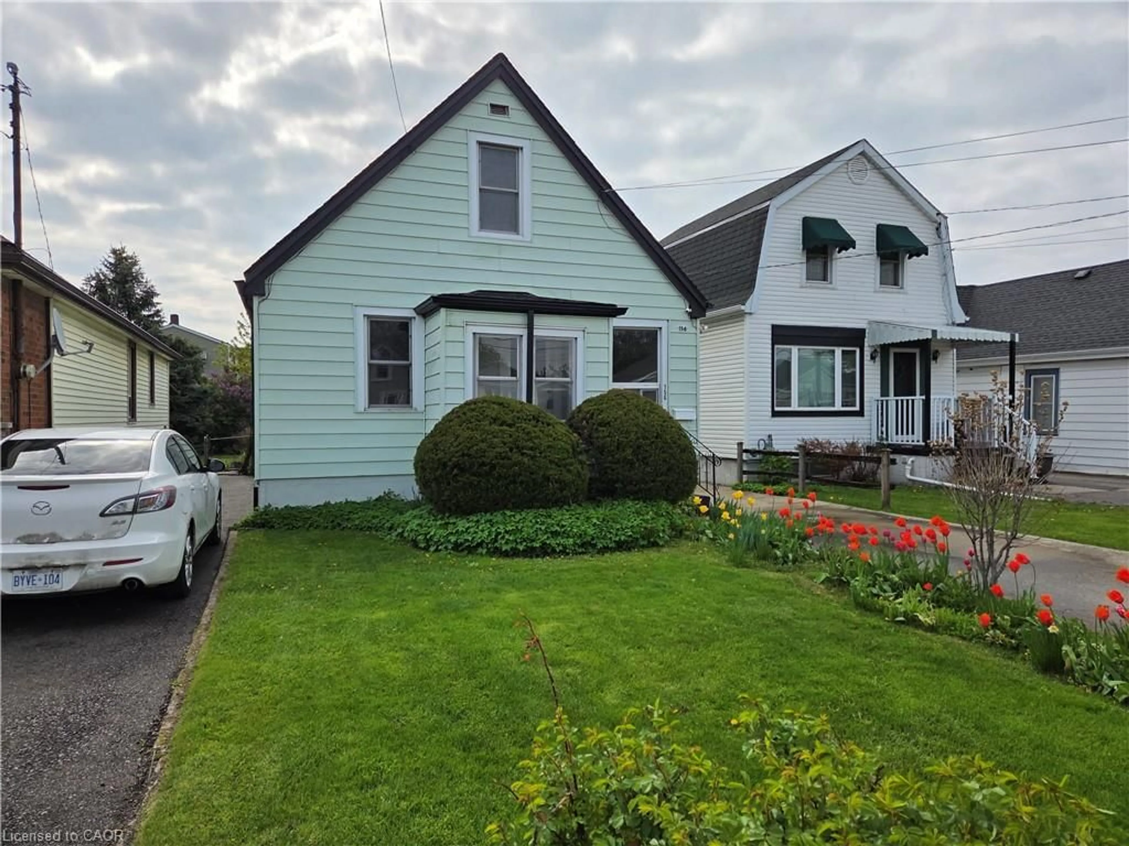 Home with vinyl exterior material, street for 156 Adeline Ave, Hamilton Ontario L8H 5T8