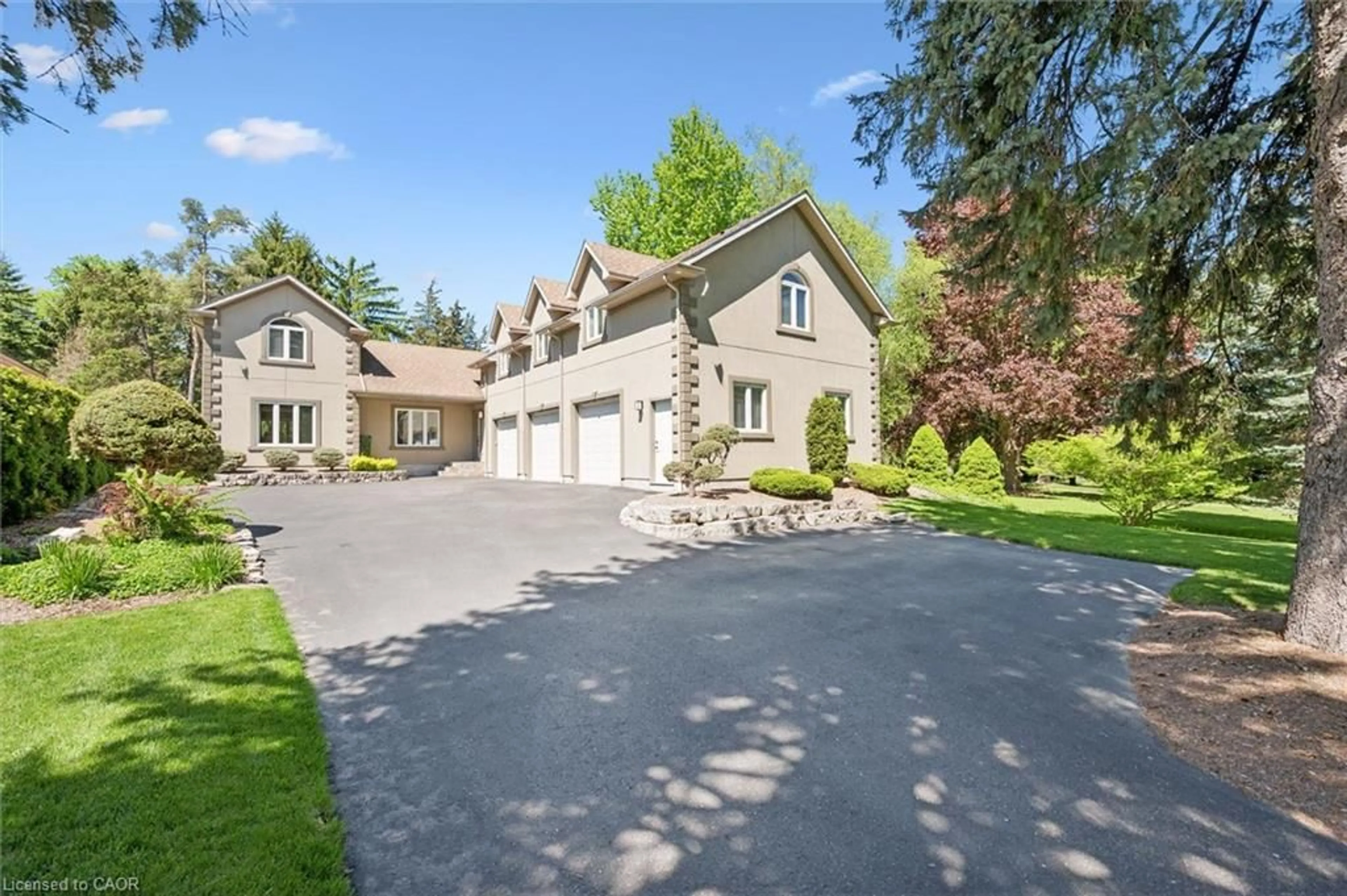 A pic from outside/outdoor area/front of a property/back of a property/a pic from drone, street for 57 Margaret Ave, Waterloo Ontario N2J 2C8