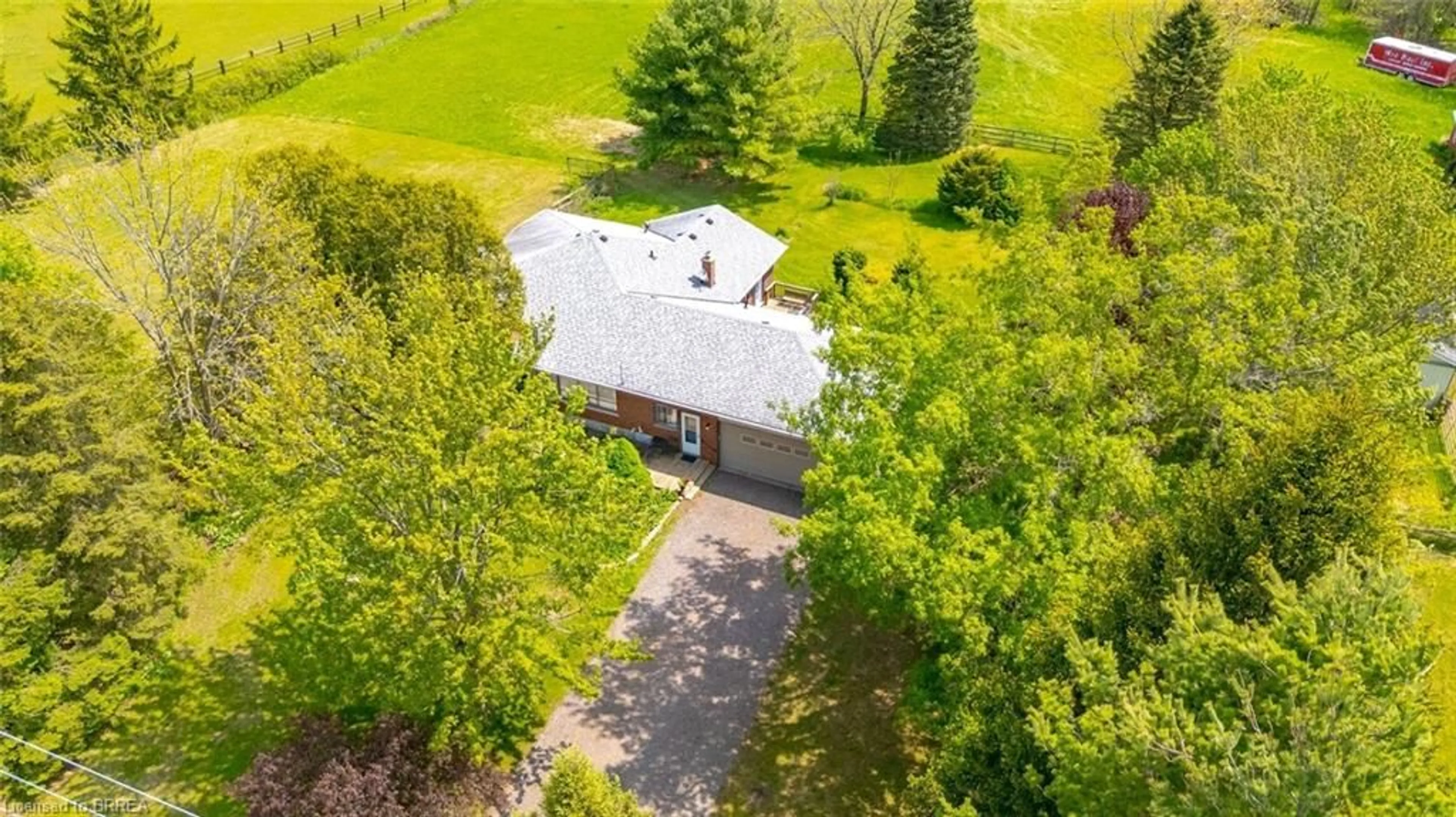 A pic from outside/outdoor area/front of a property/back of a property/a pic from drone, street for 237 Cleaver Rd, Brantford Ontario N3R 0B8