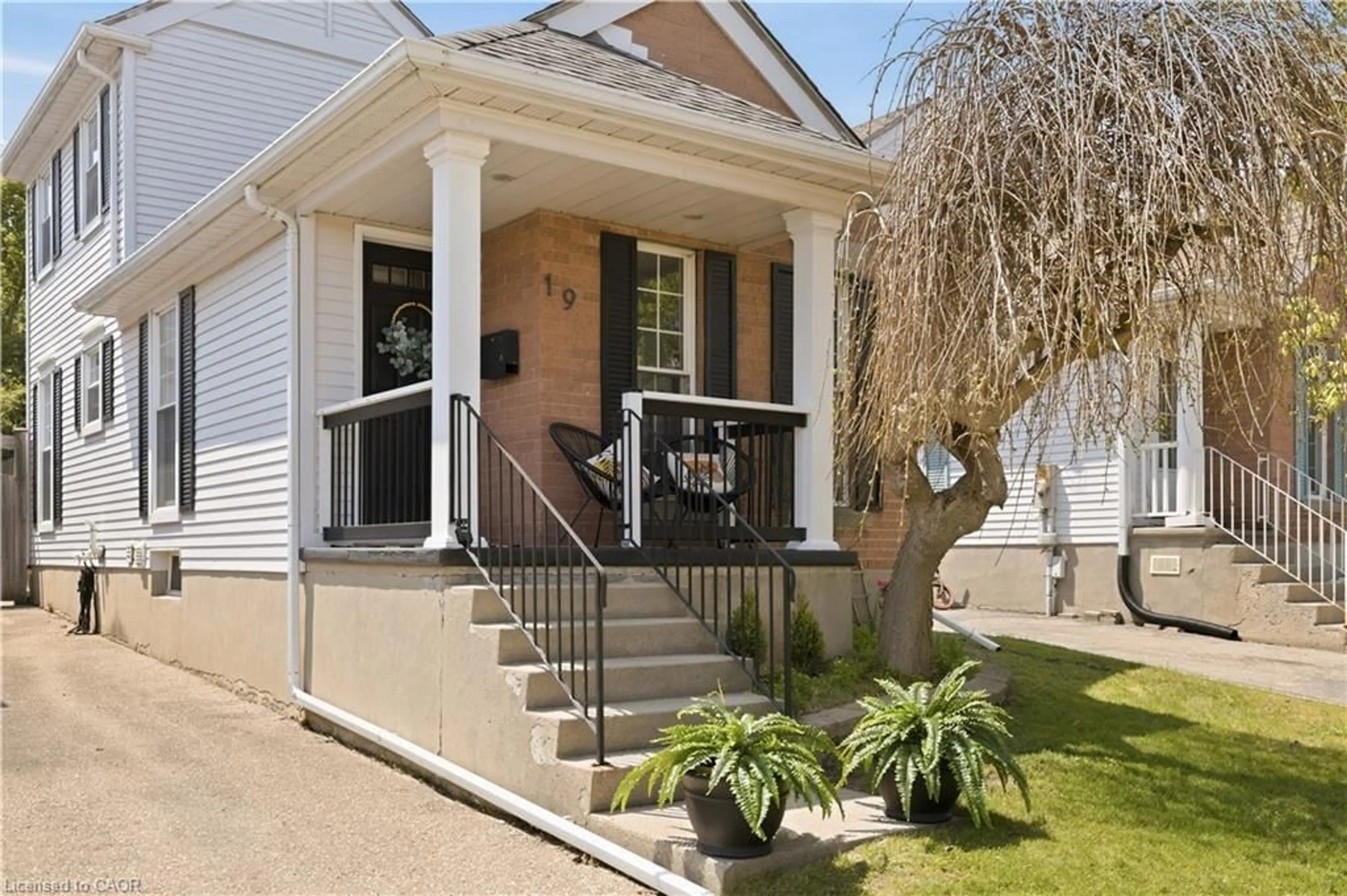Home with vinyl exterior material, street for 19 Milfoil Cres, Kitchener Ontario N2E 3L2