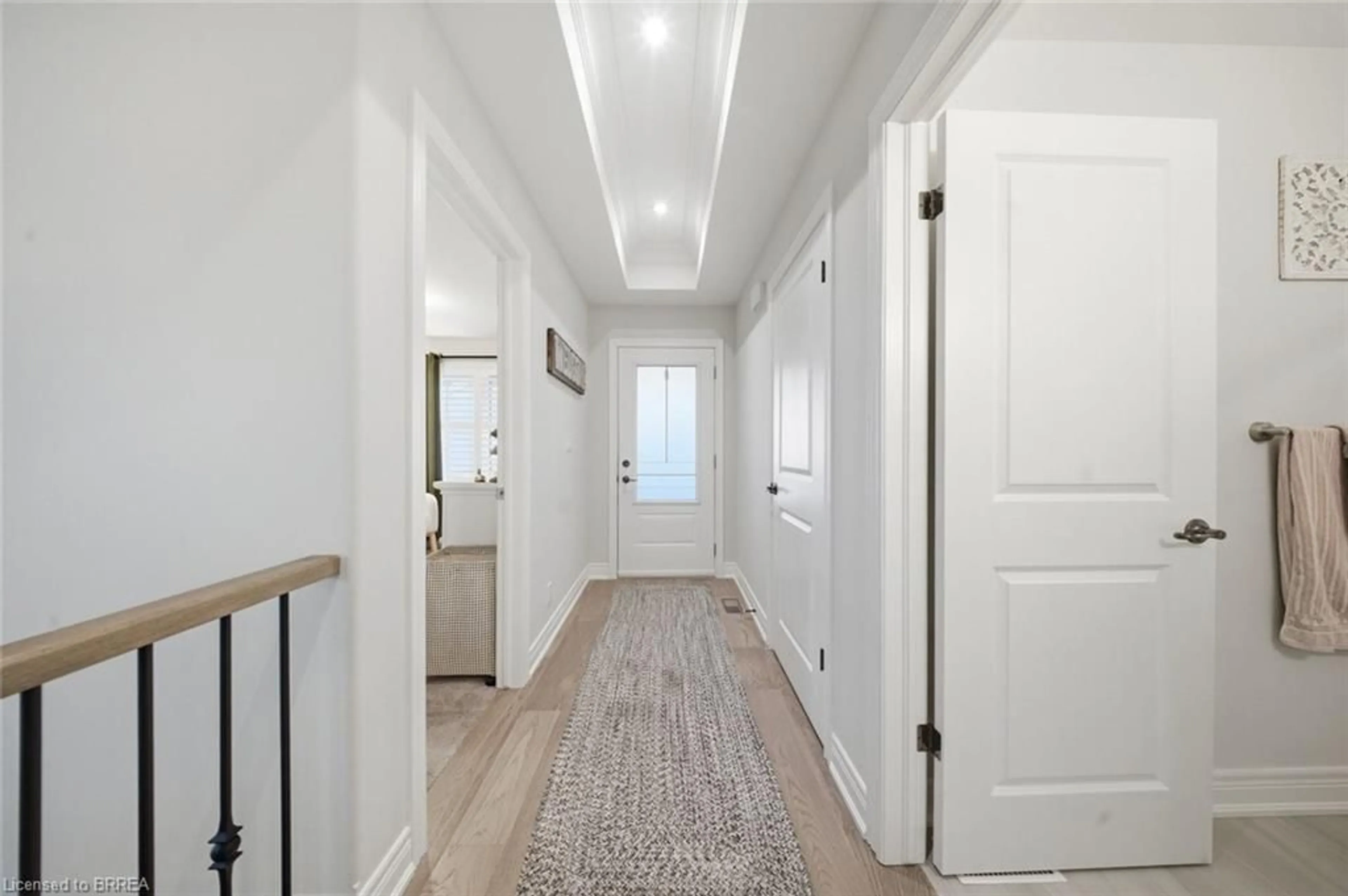 Indoor entryway for 5 Beemer St, Waterford Ontario N0E 1Y0