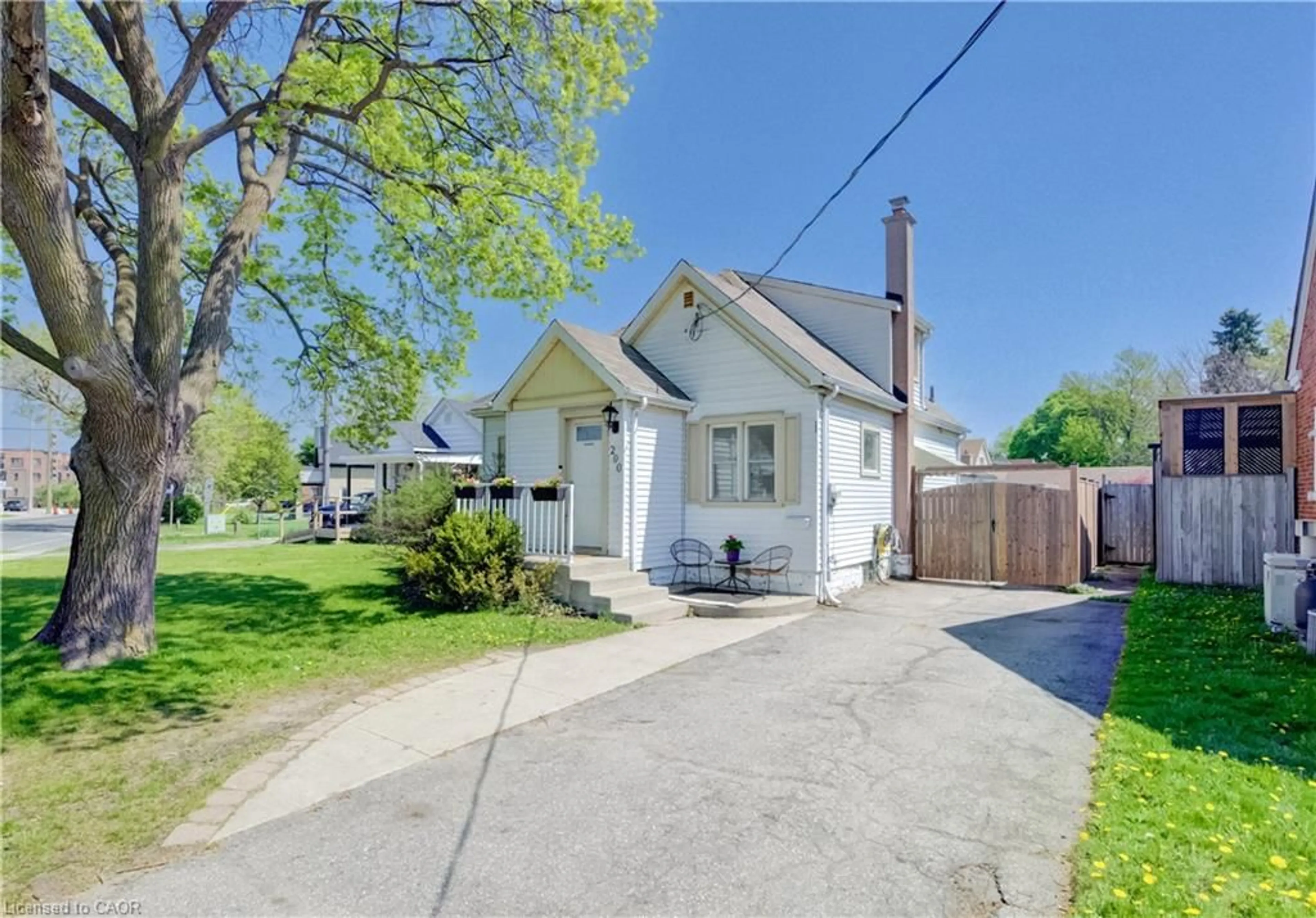 A pic from outside/outdoor area/front of a property/back of a property/a pic from drone, street for 290 Lancaster St, Kitchener Ontario N2H 4V6