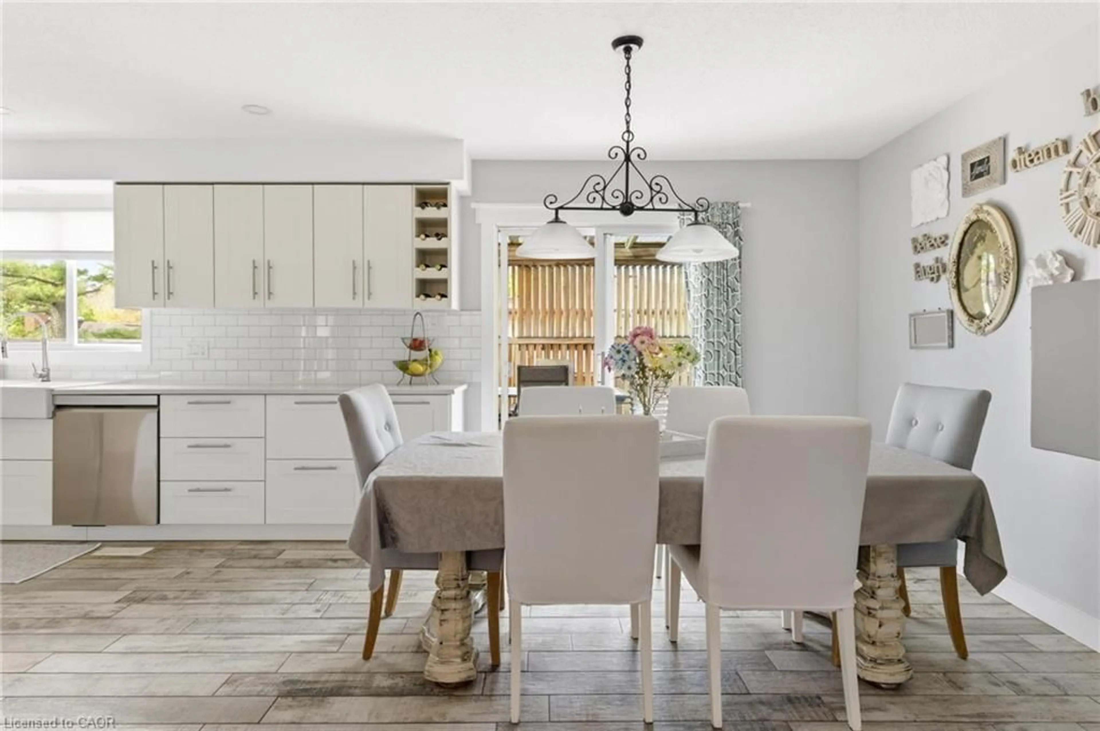 Open concept kitchen, ceramic/tile floor for 25 Greenock Dr, Kitchener Ontario N2E 2J9