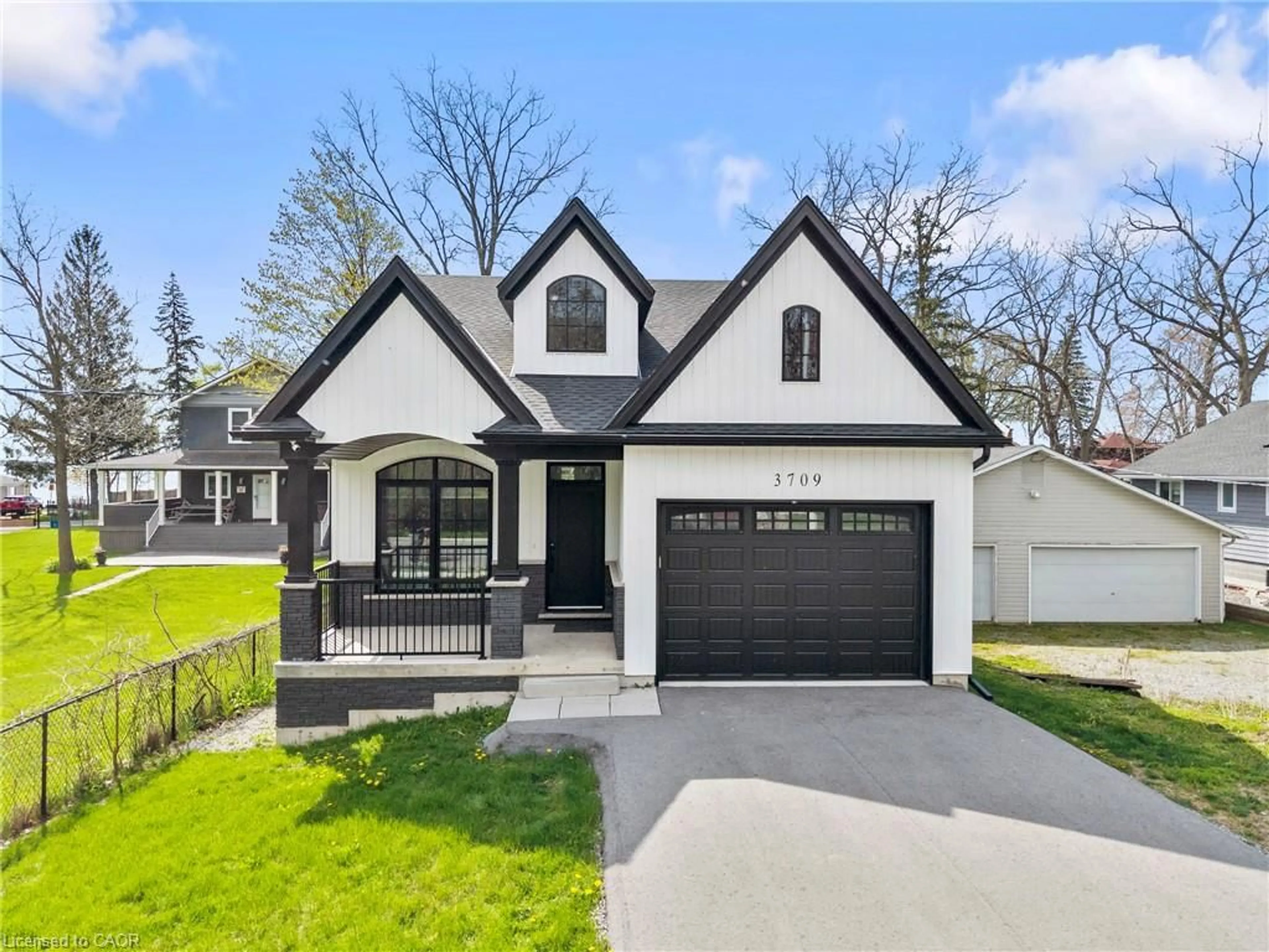 Home with brick exterior material, street for 3709 Ryan Ave, Fort Erie Ontario L0S 1B0