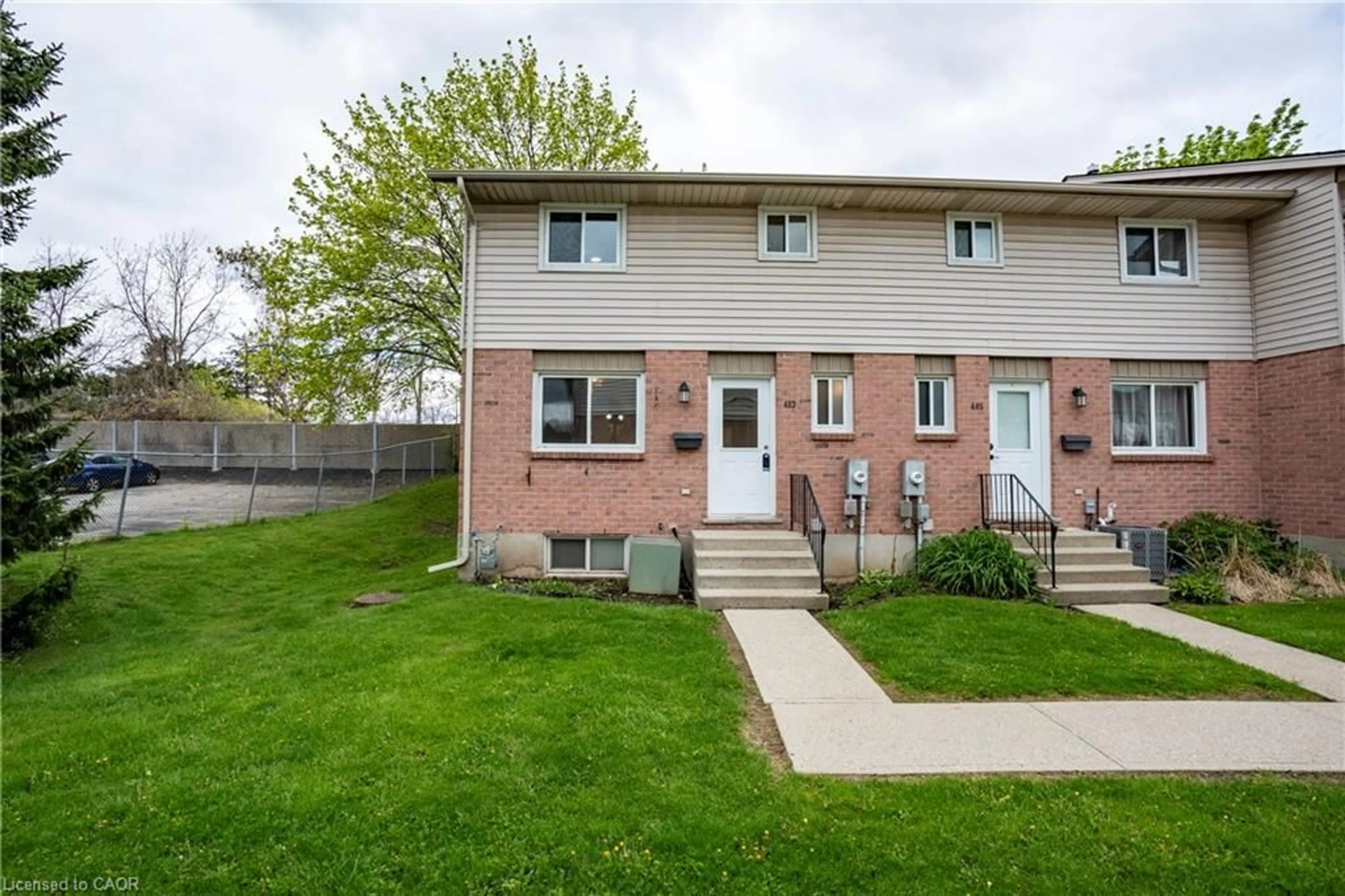 Unknown for 483 Springbank Ave #24, Woodstock Ontario N4T 1R1