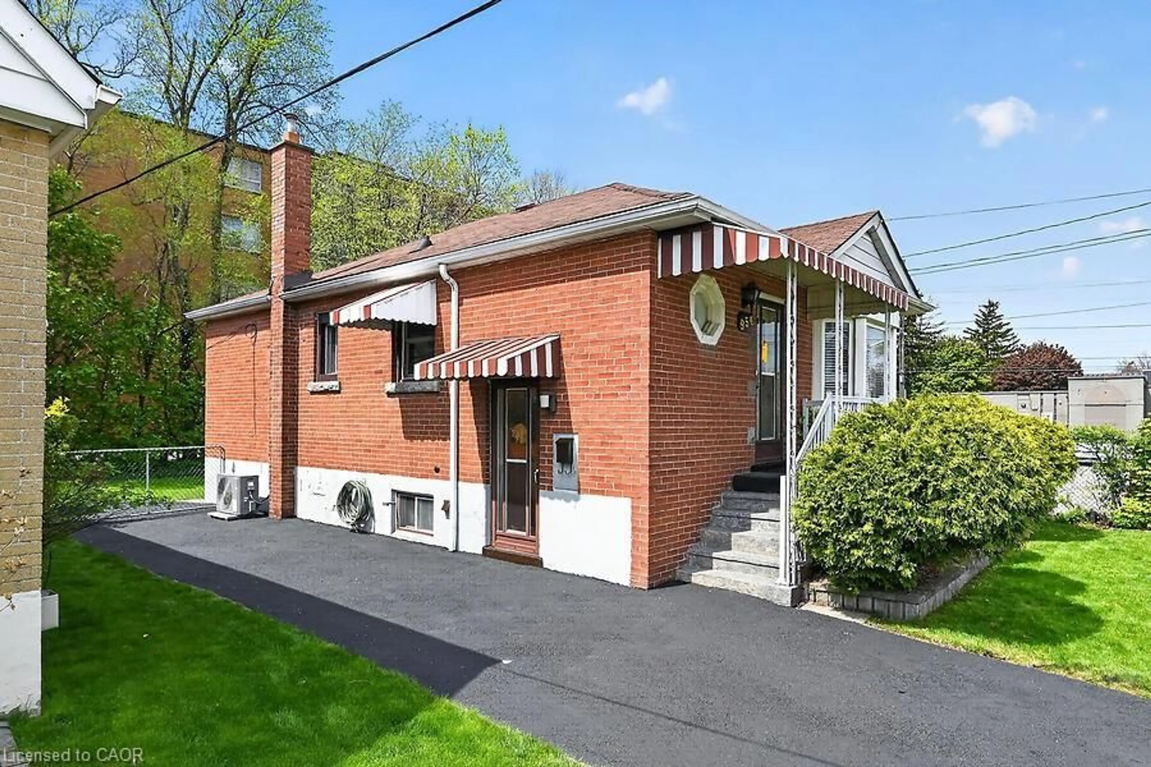 Home with brick exterior material, street for 954 Queensdale Ave, Hamilton Ontario L8T 1H6