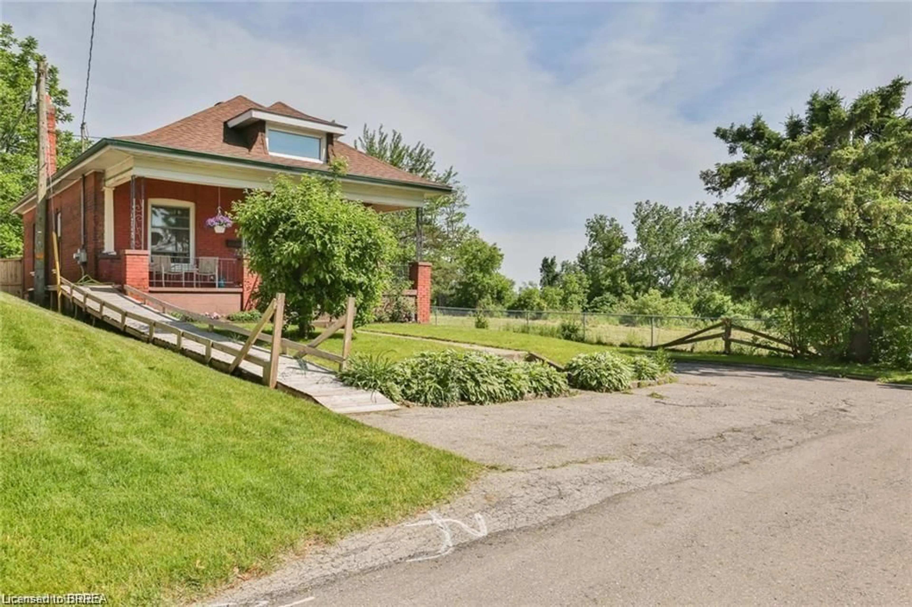 Unknown for 5 Cloverdale Ave, Brantford Ontario N3R 3X7