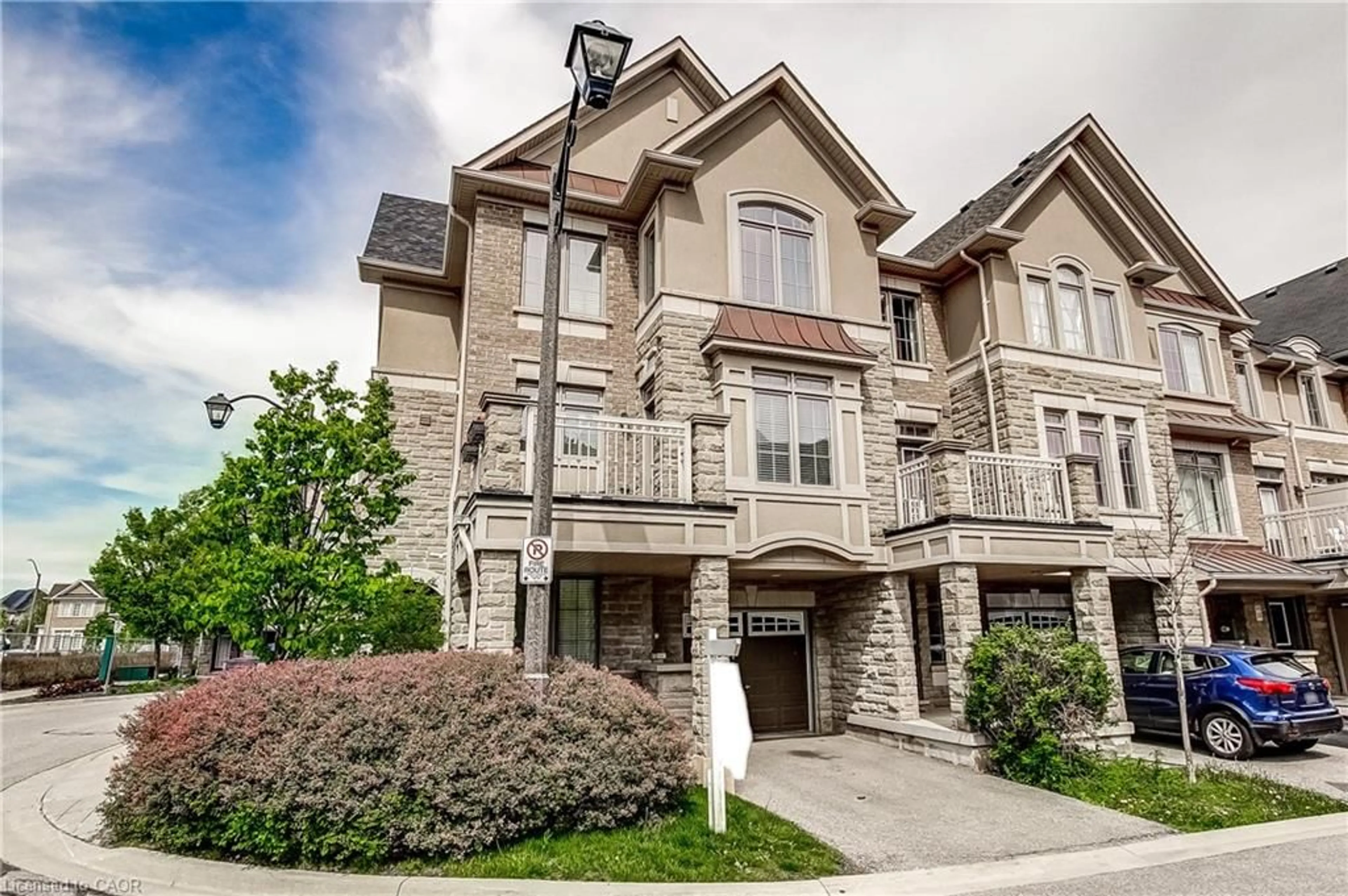 Home with brick exterior material, street for 2435 Greenwich Dr #35, Oakville Ontario L6M 0S4