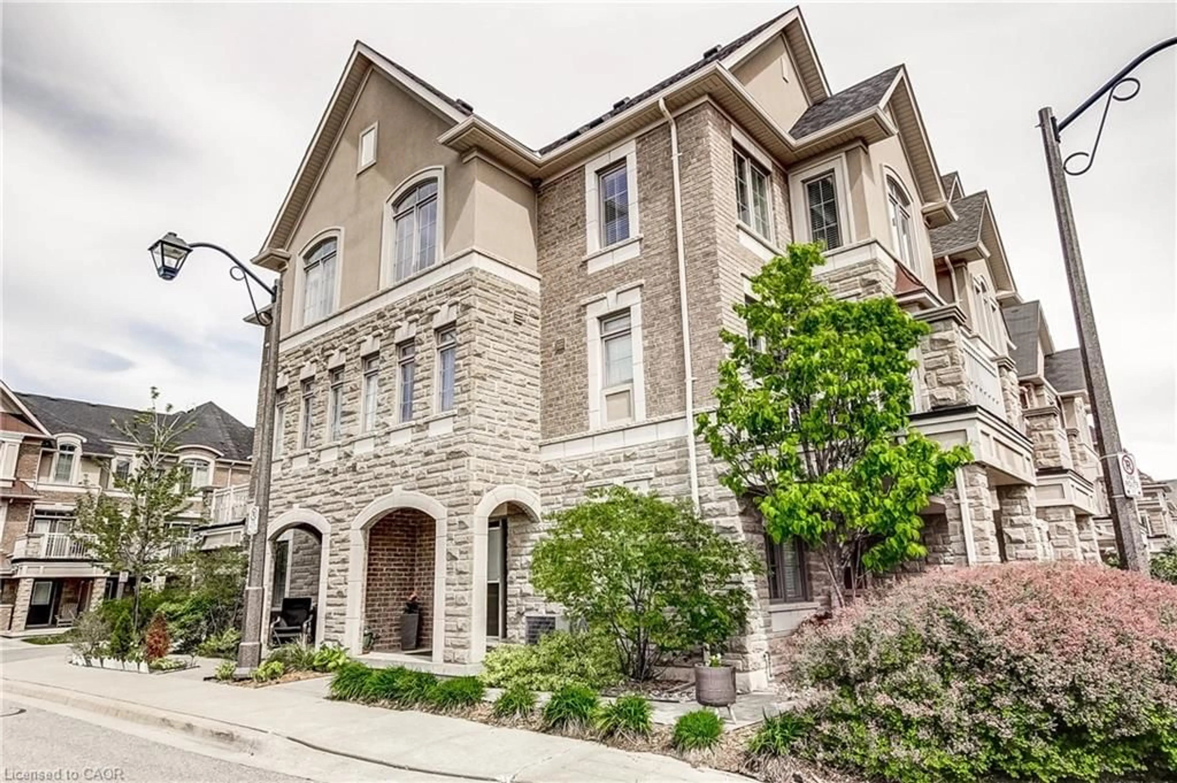 Home with brick exterior material, street for 2435 Greenwich Dr #35, Oakville Ontario L6M 0S4