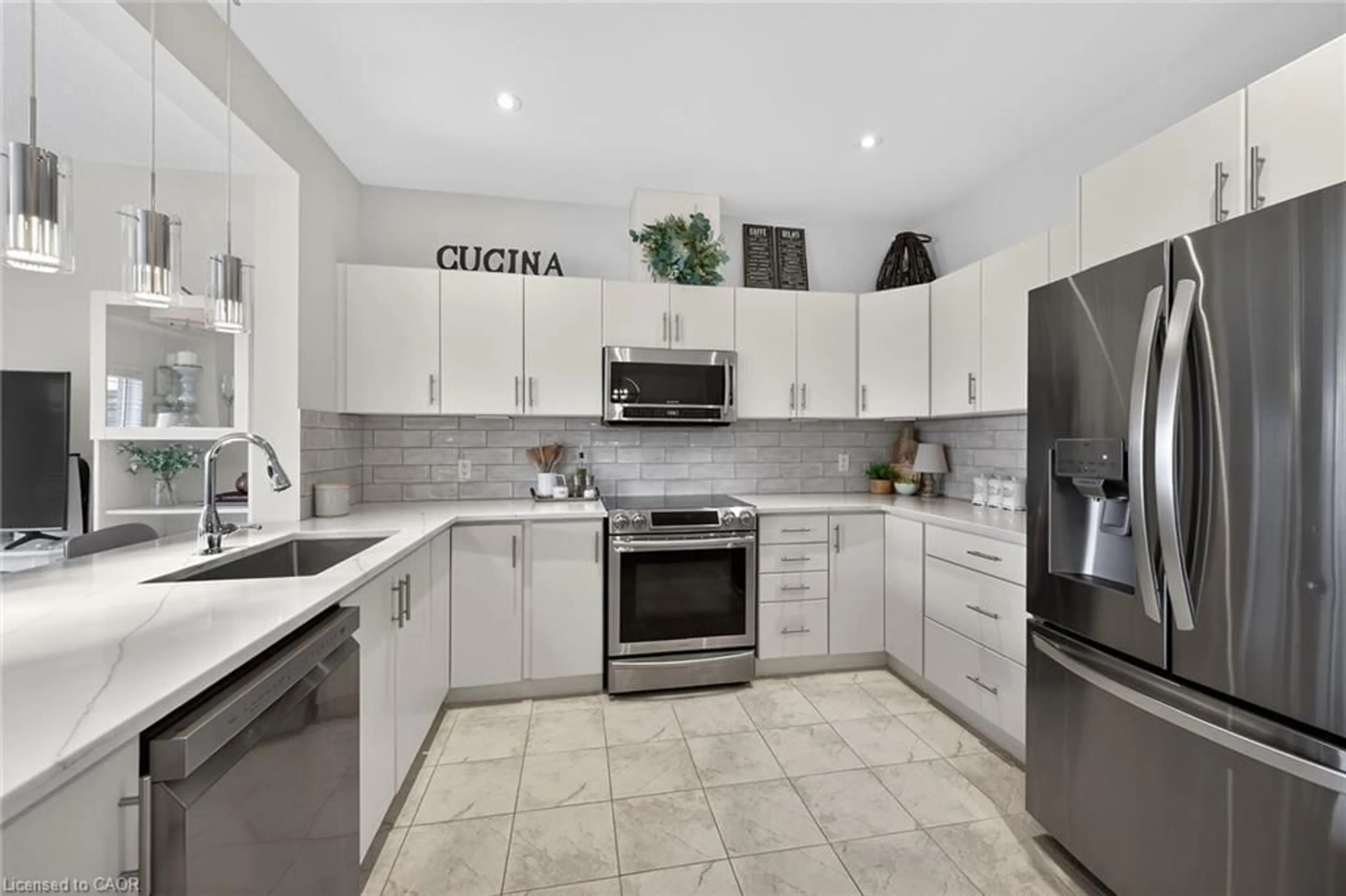 Open concept kitchen, ceramic/tile floor for 167 Lormont Blvd, Stoney Creek Ontario L8J 0K2