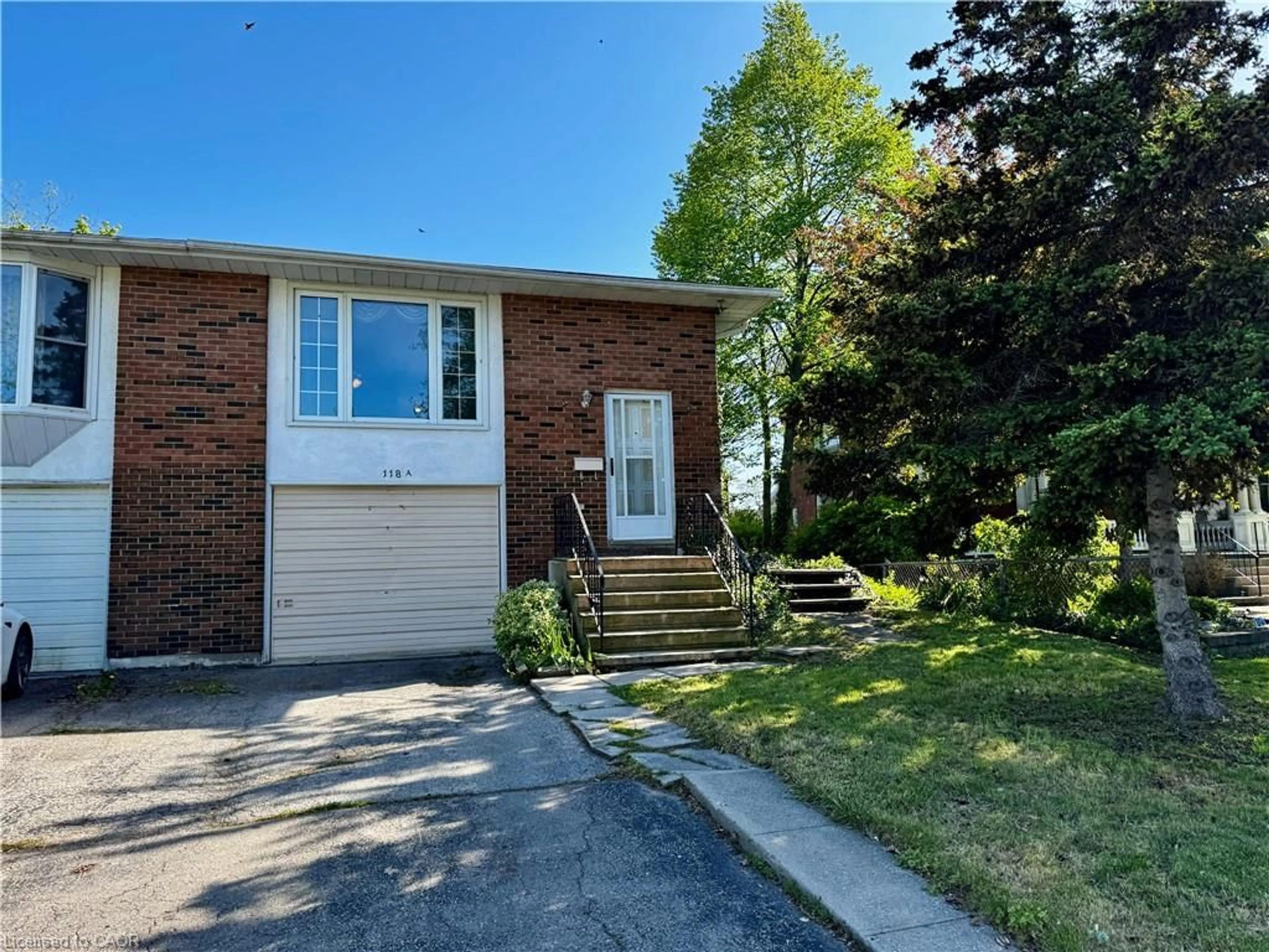 Home with brick exterior material, street for 118A Lock St, Dunnville Ontario N1A 1T9
