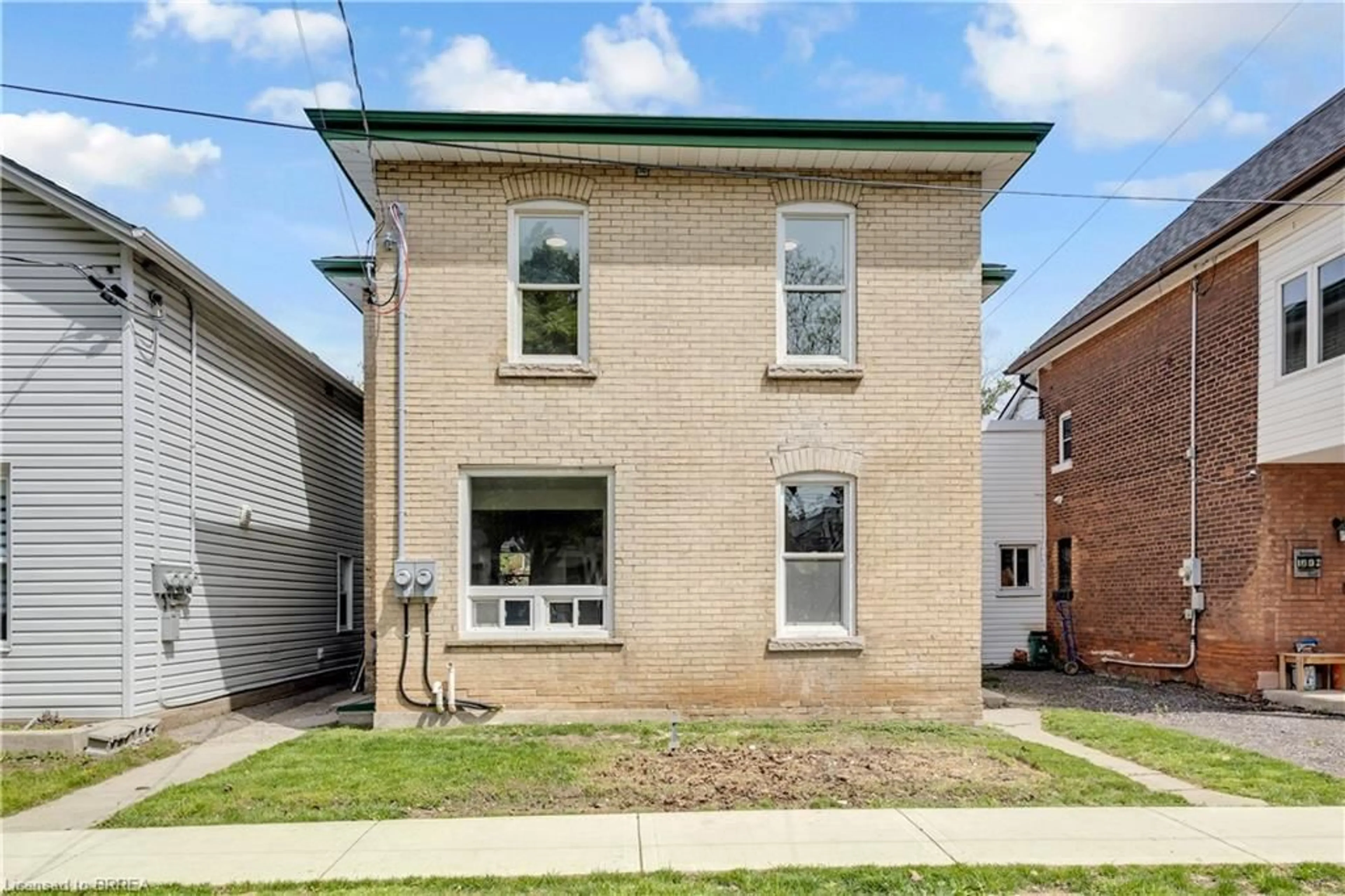 Home with brick exterior material, street for 212 Chatham St, Brantford Ontario N3S 4G8