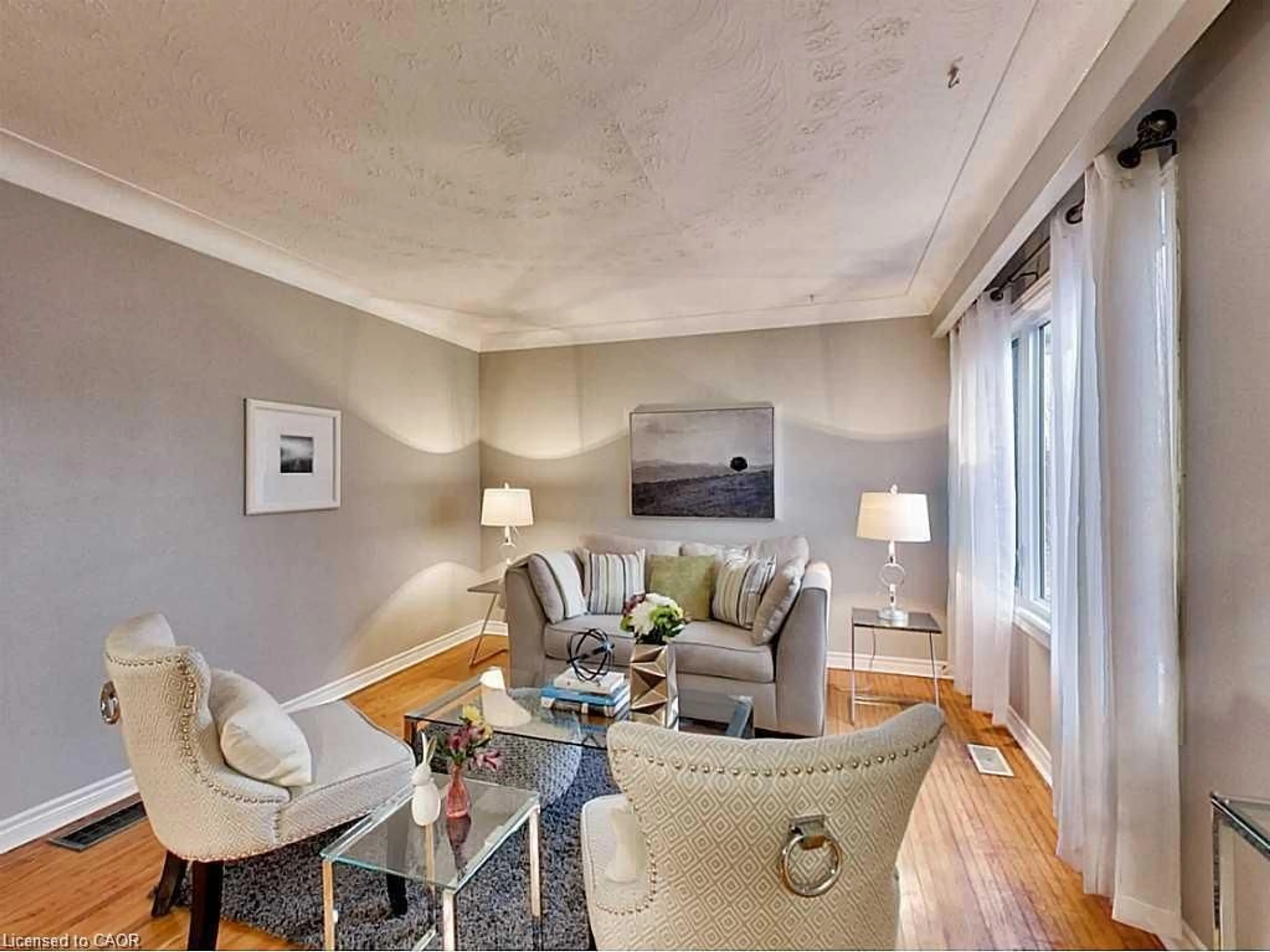 Living room with furniture, unknown for 96 Manning Ave, Hamilton Ontario L9A 3E9