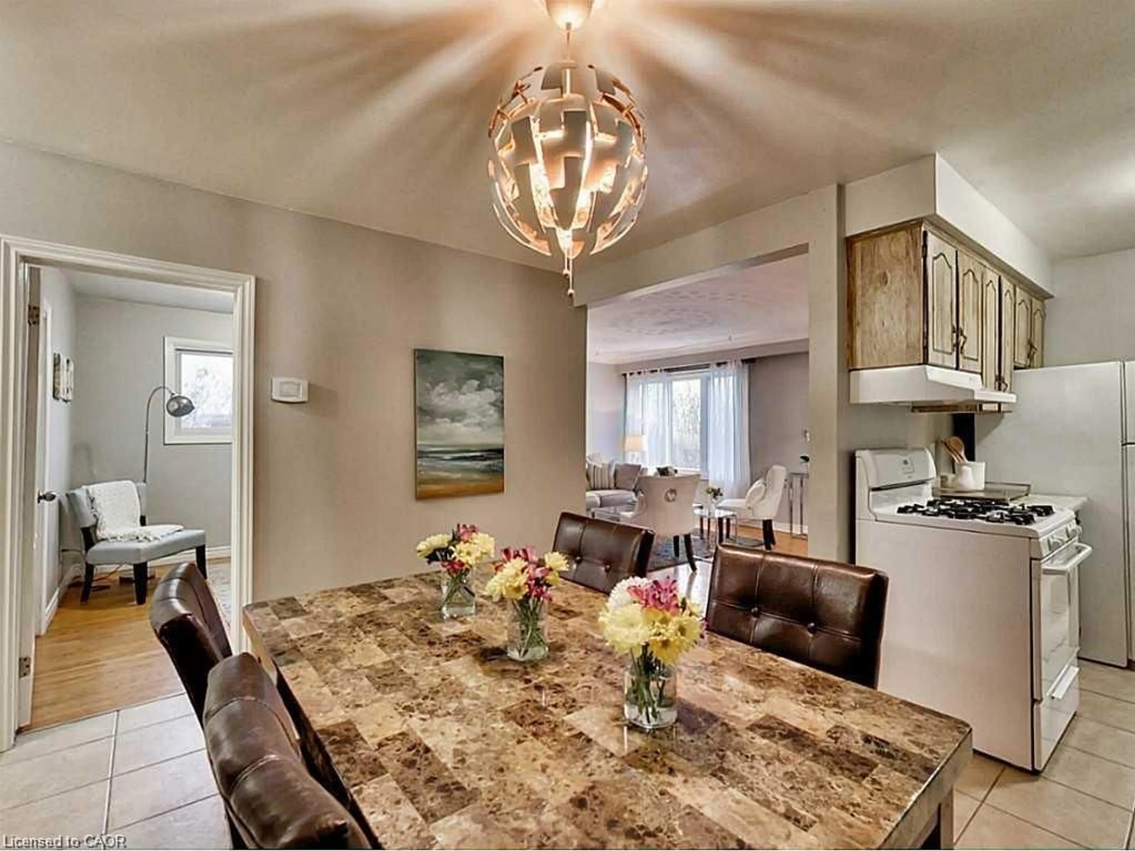 Dining room, ceramic/tile floor for 96 Manning Ave, Hamilton Ontario L9A 3E9