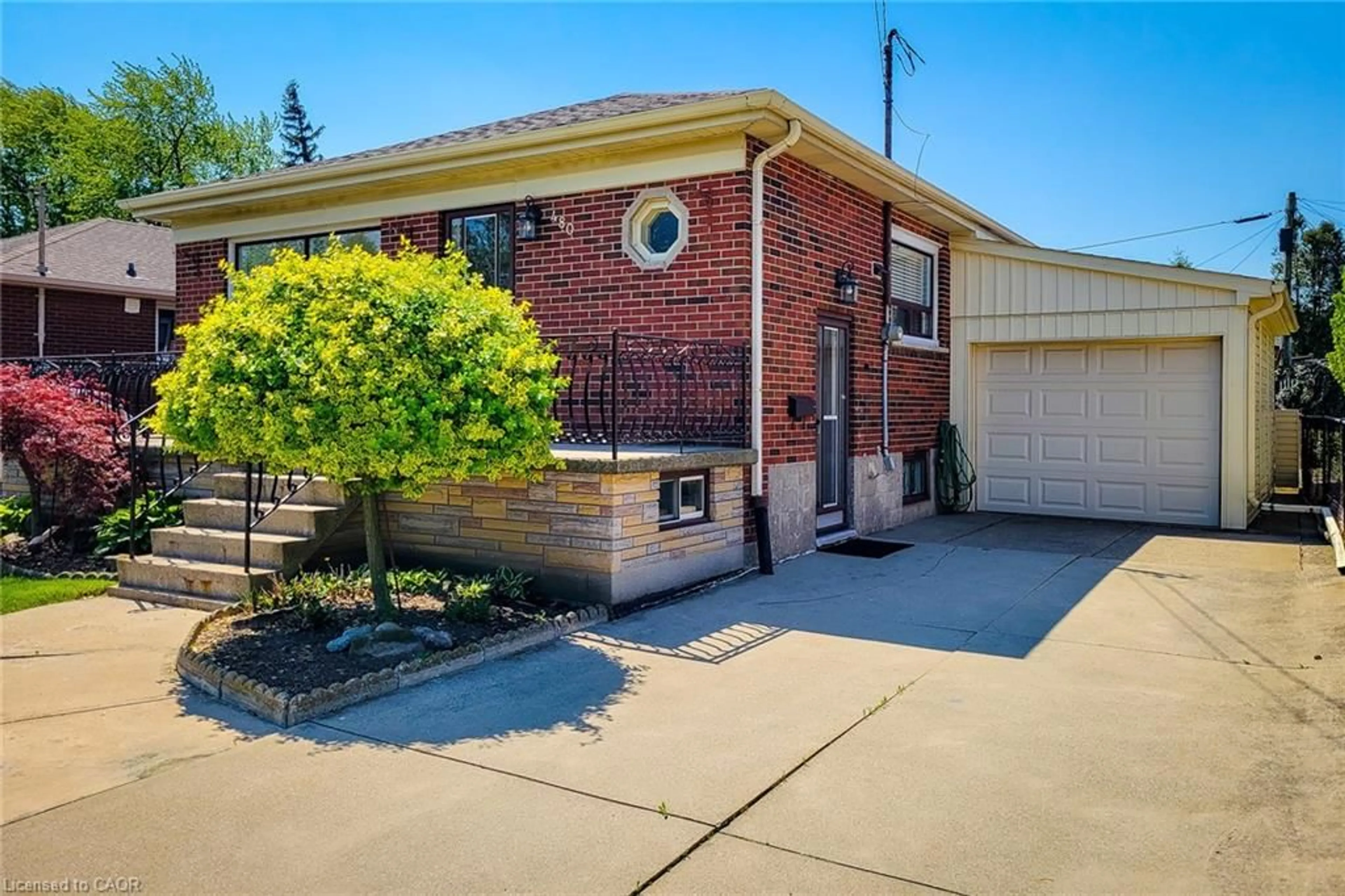 Home with brick exterior material, street for 480 Franklin Rd, Hamilton Ontario L8V 2A3