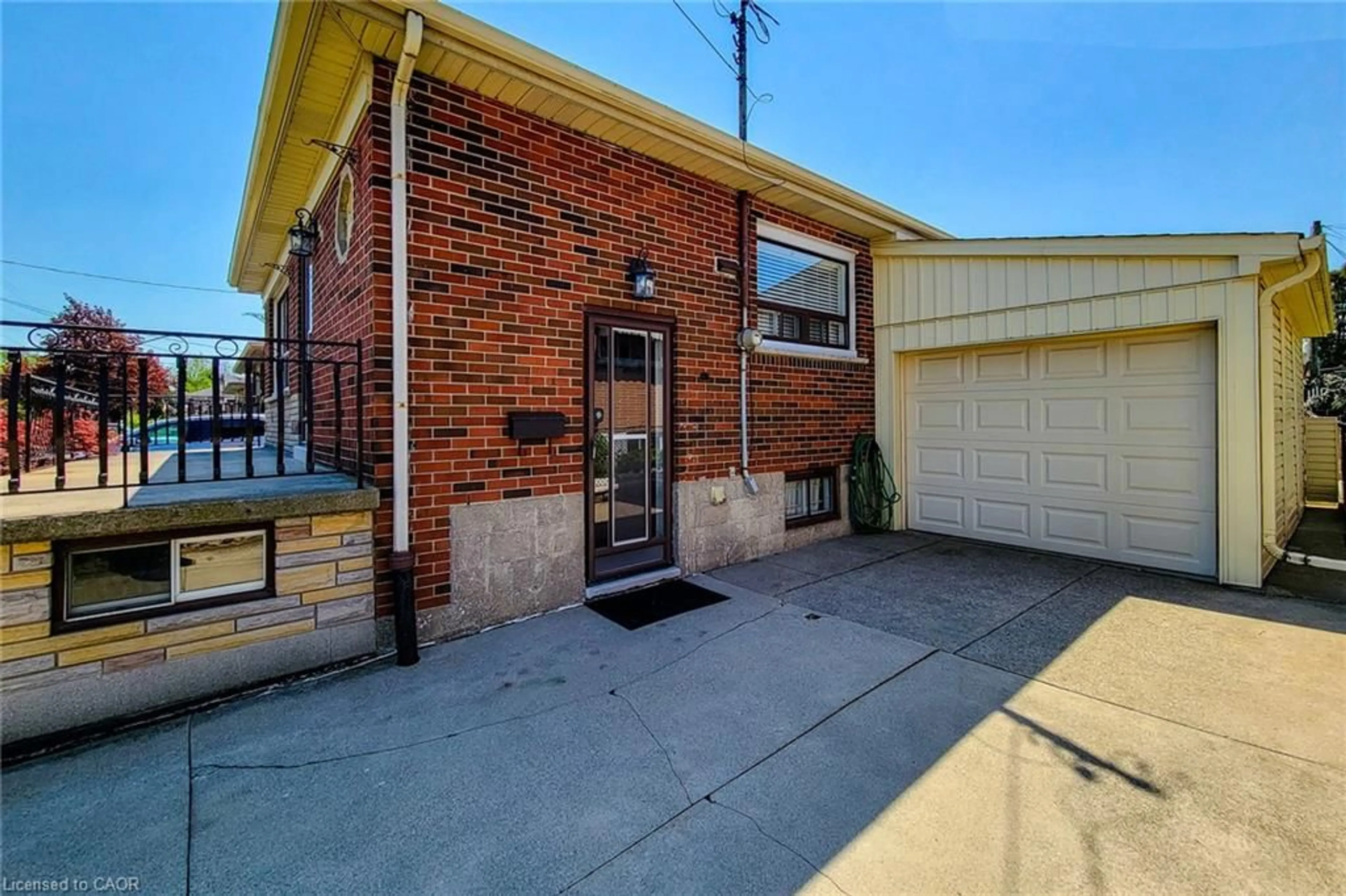 Home with brick exterior material, street for 480 Franklin Rd, Hamilton Ontario L8V 2A3