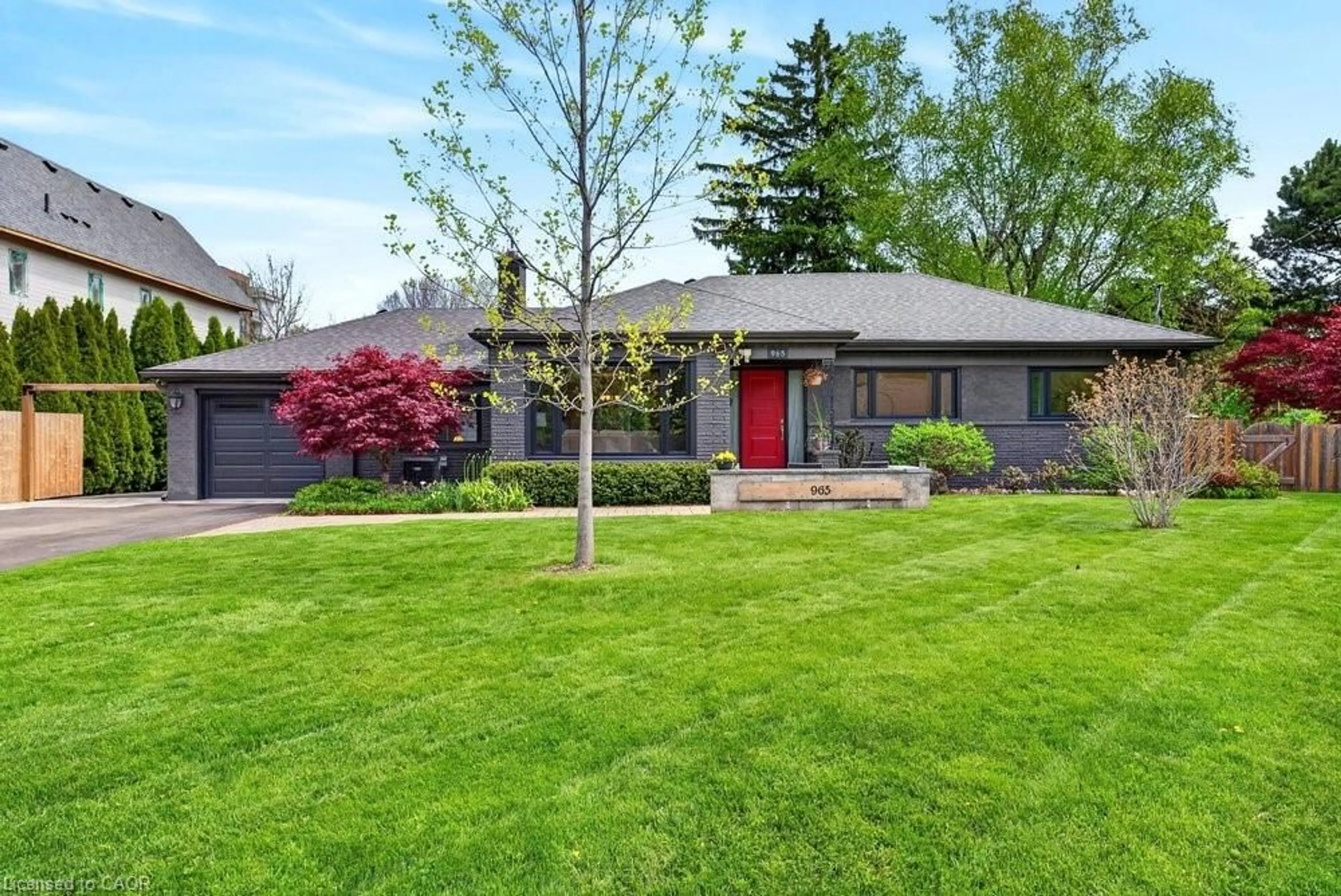 Home with vinyl exterior material, street for 965 Filmandale Rd, Burlington Ontario L7T 2Z2