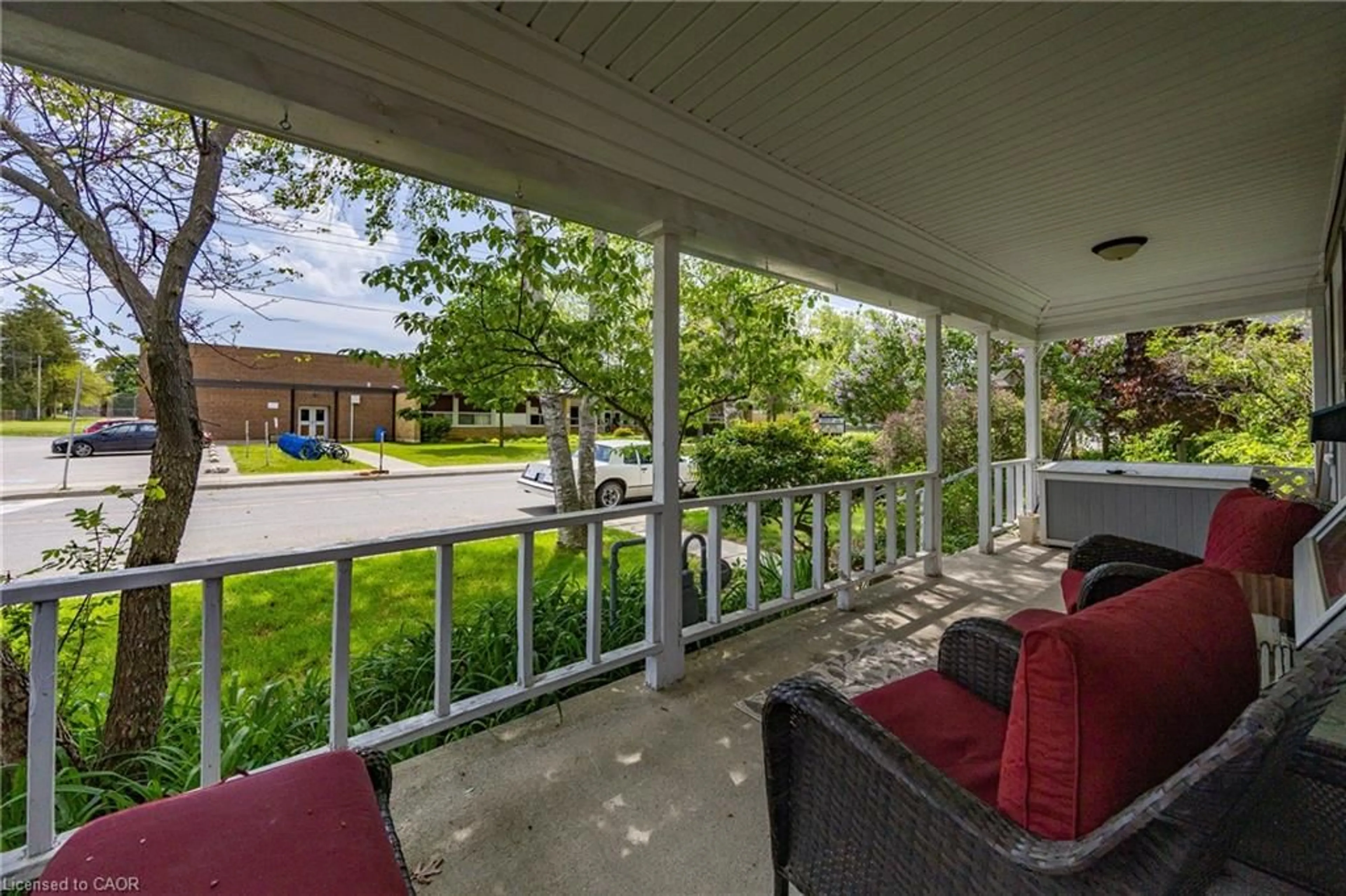 Patio, unknown for 220 Queen St, Delhi Ontario N4B 2K7