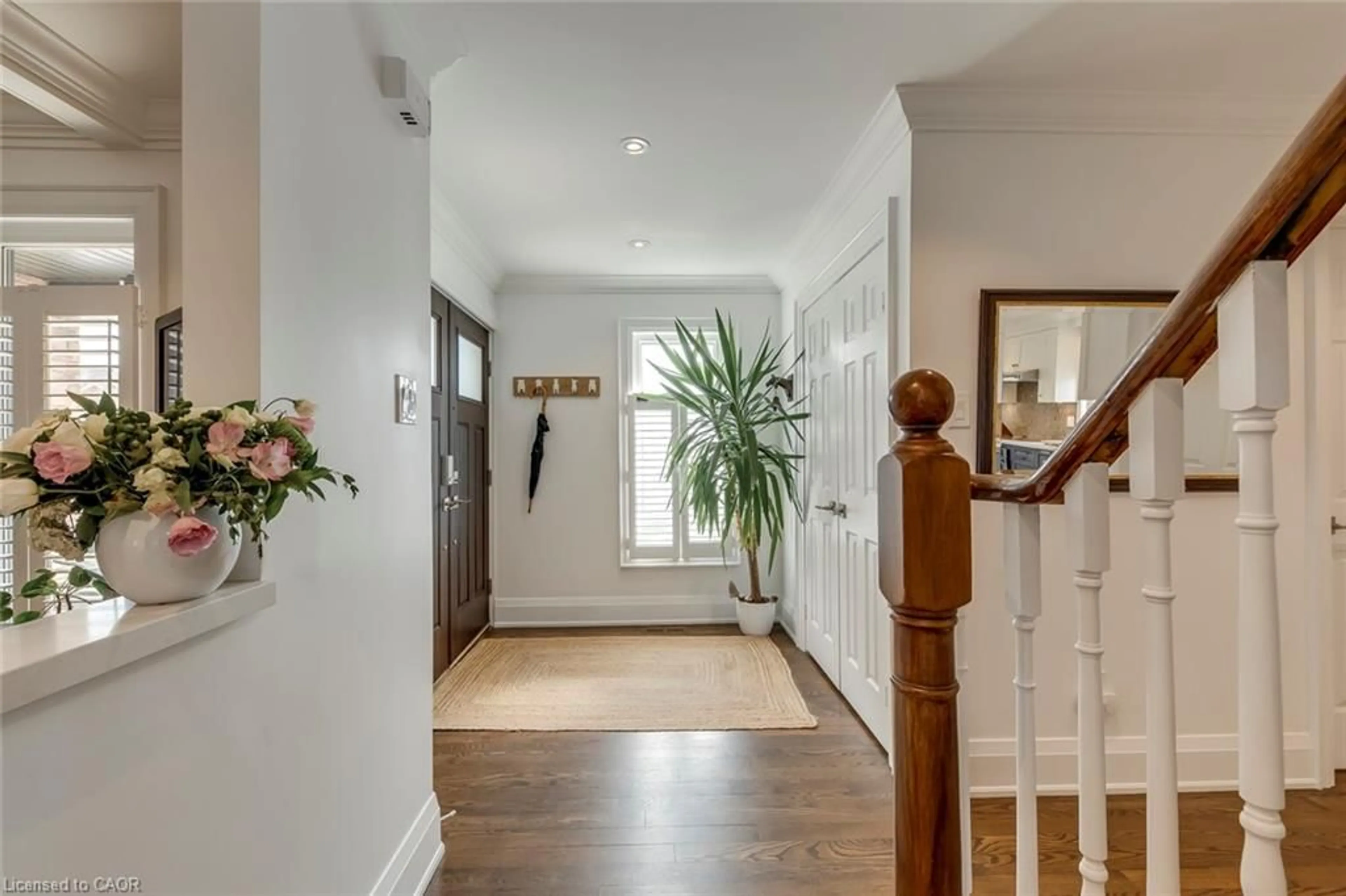 Indoor entryway for 3311 Springvale Crt, Burlington Ontario L7M 3Y6