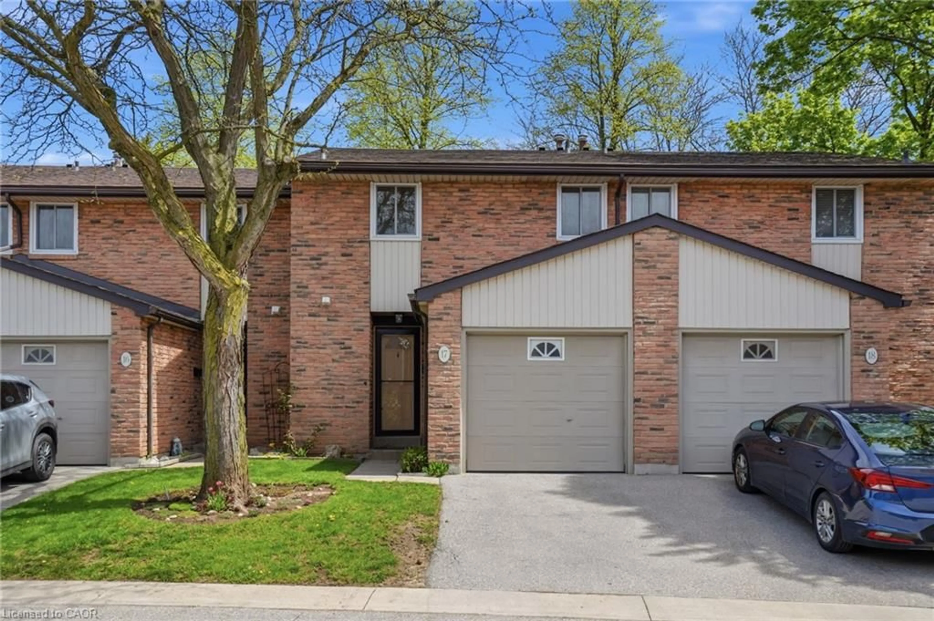Home with brick exterior material, street for 660 Oxford Rd #17, Burlington Ontario L7N 3M1