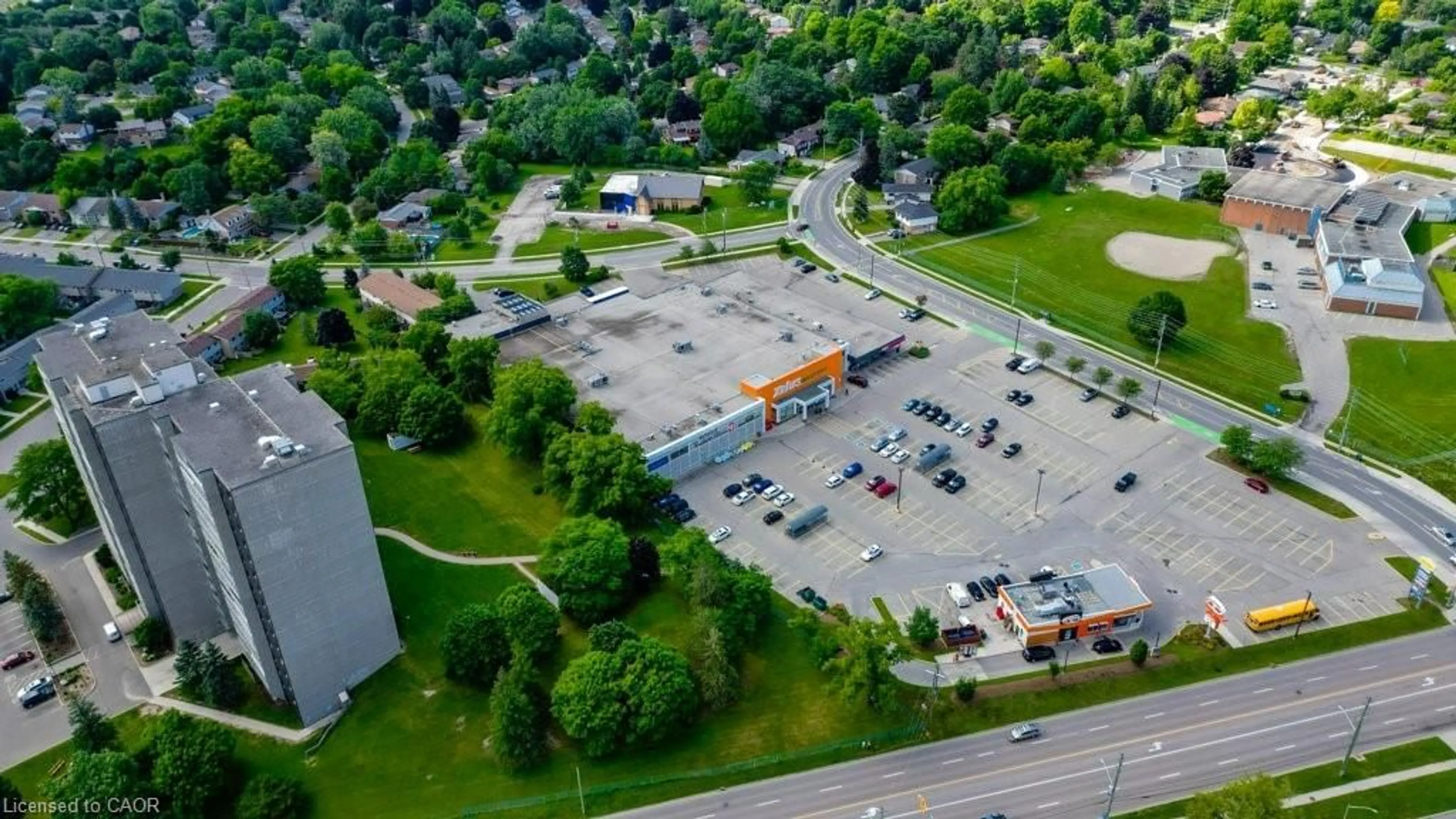 A pic from outside/outdoor area/front of a property/back of a property/a pic from drone, building for 225 Harvard Pl #1711, Waterloo Ontario N2N 1C3